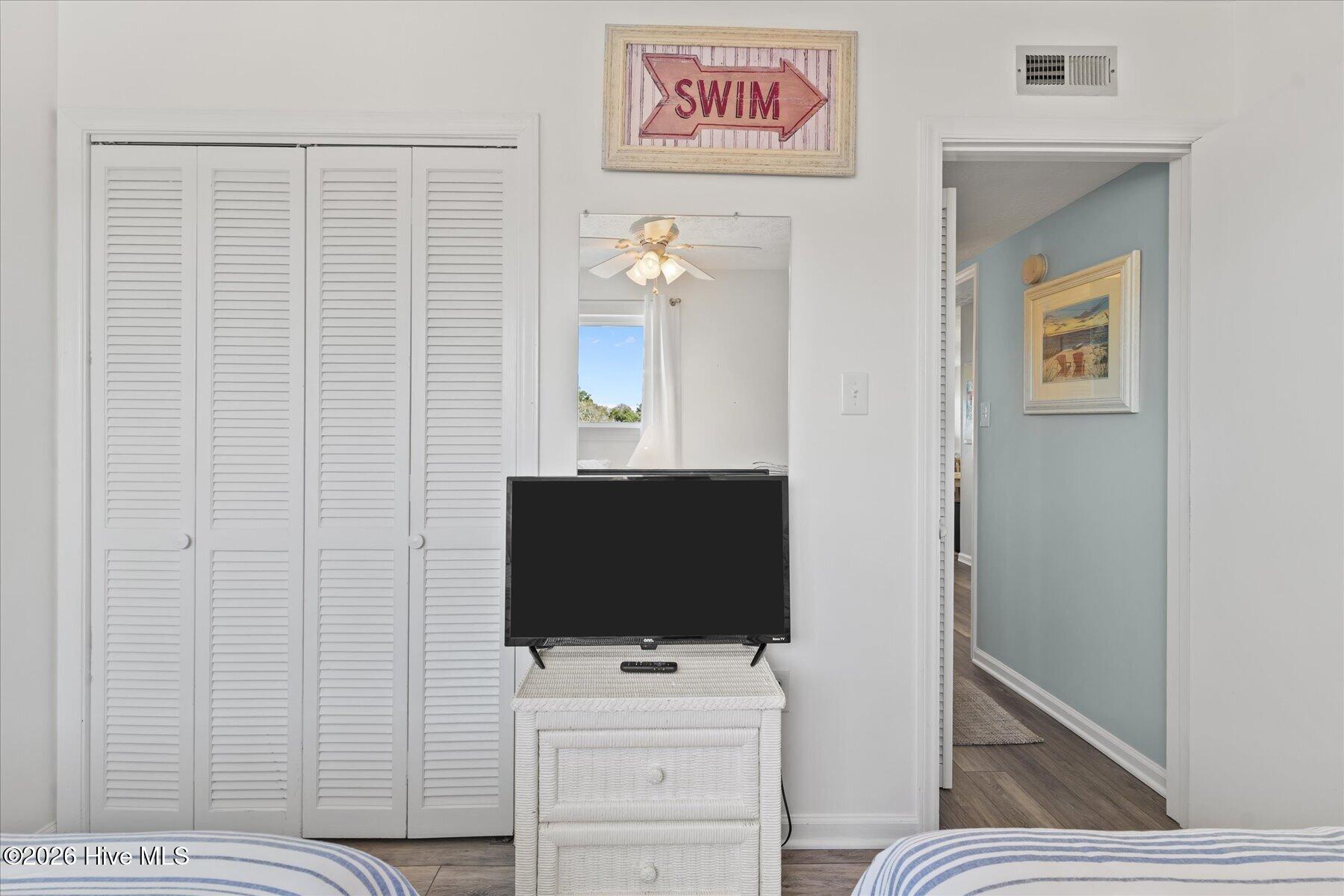 100564383 | Photo 38