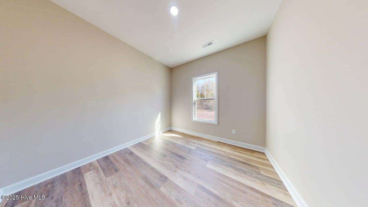 100542027 | Photo 25