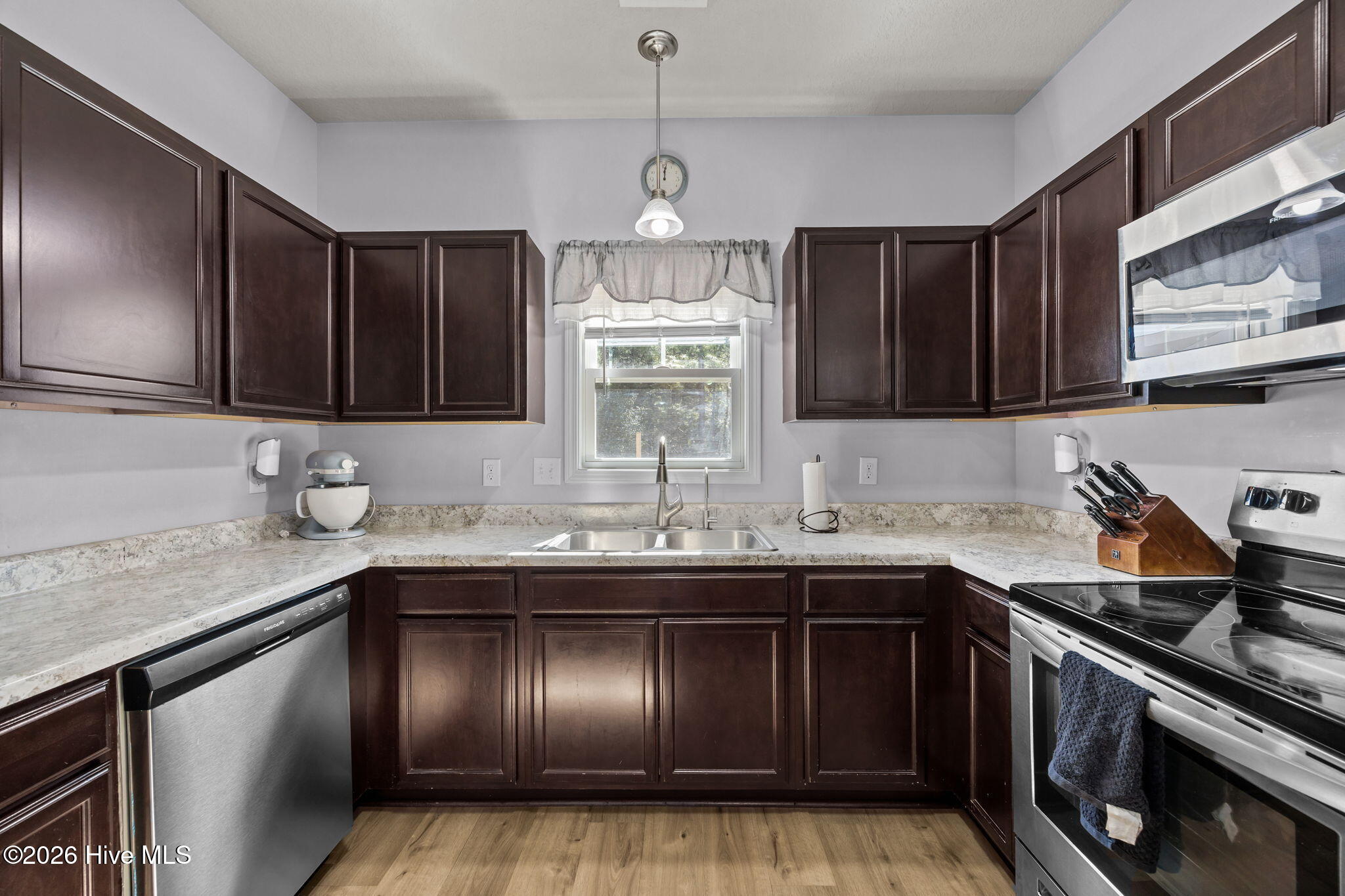 100556762 | Photo 11