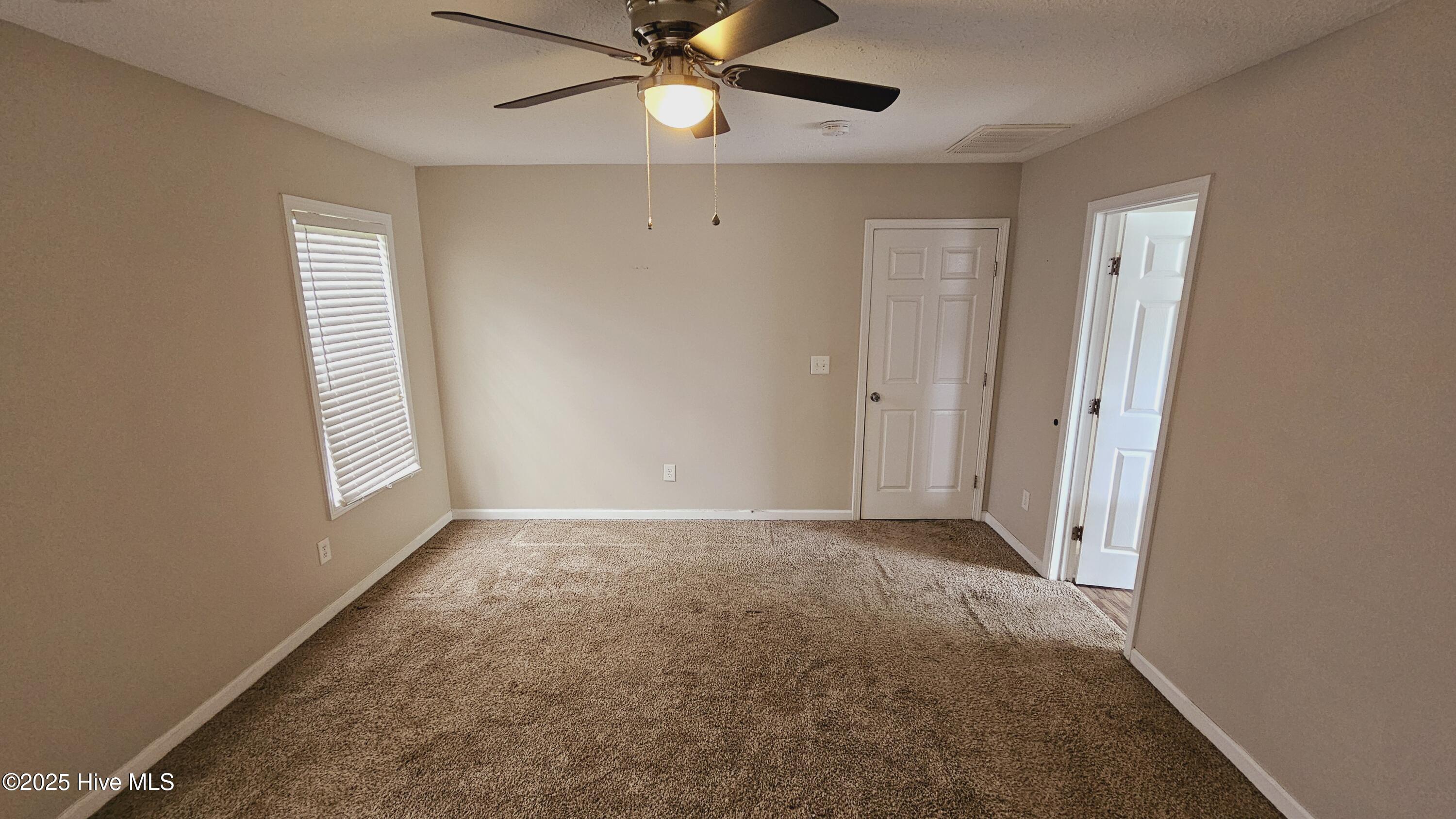 100565792 | Photo 15