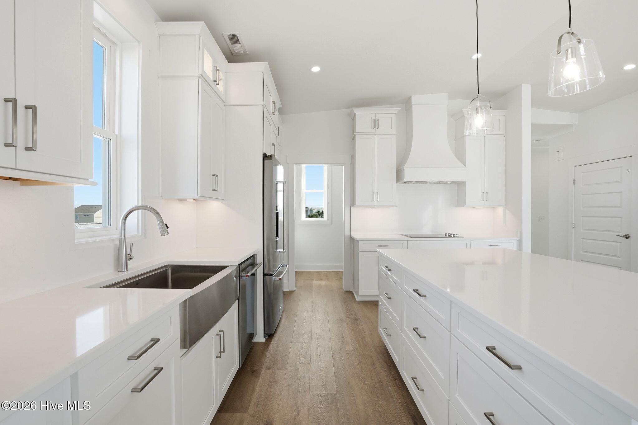 100558491 | Photo 22