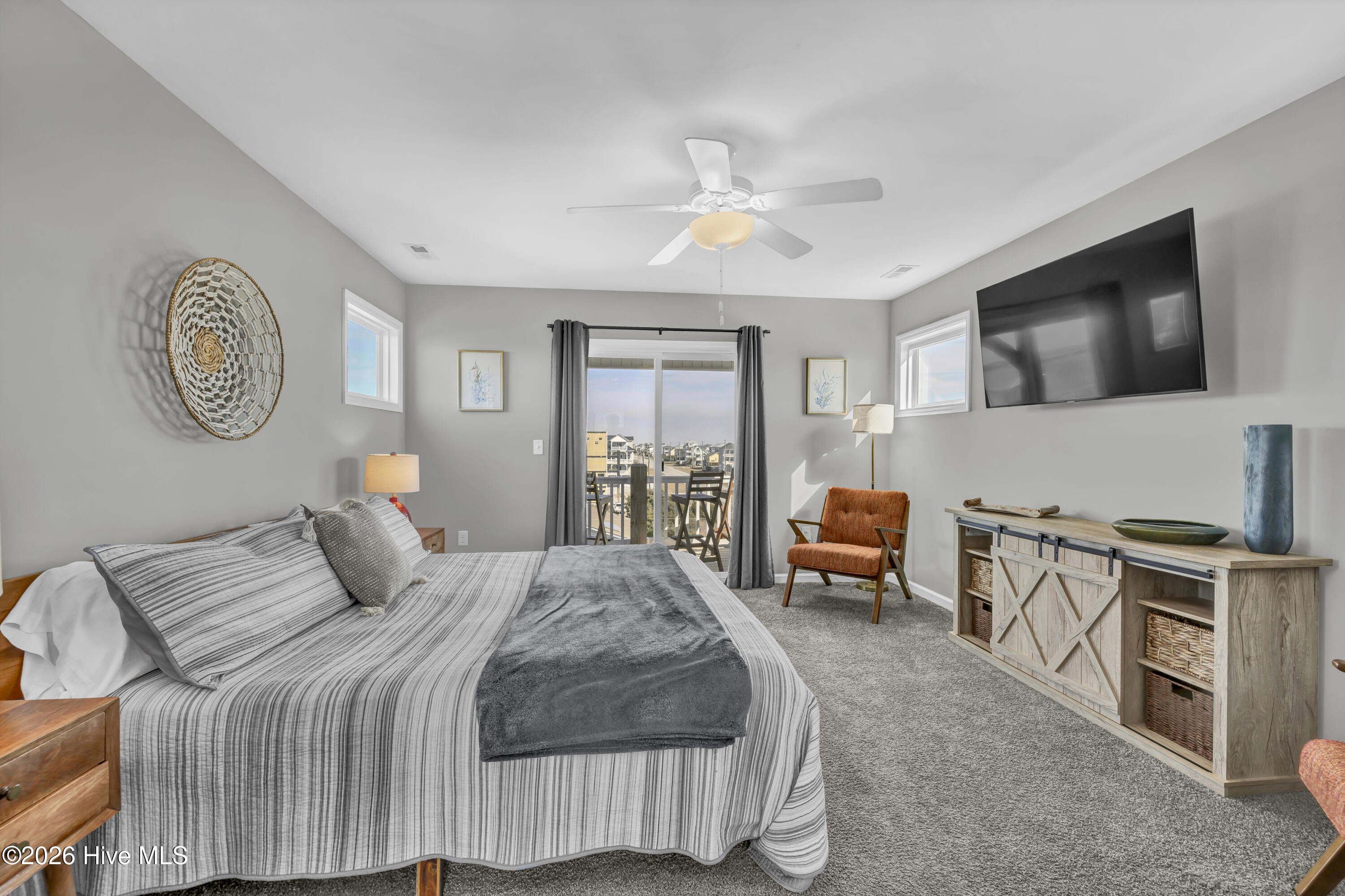 100547519 | Photo 33