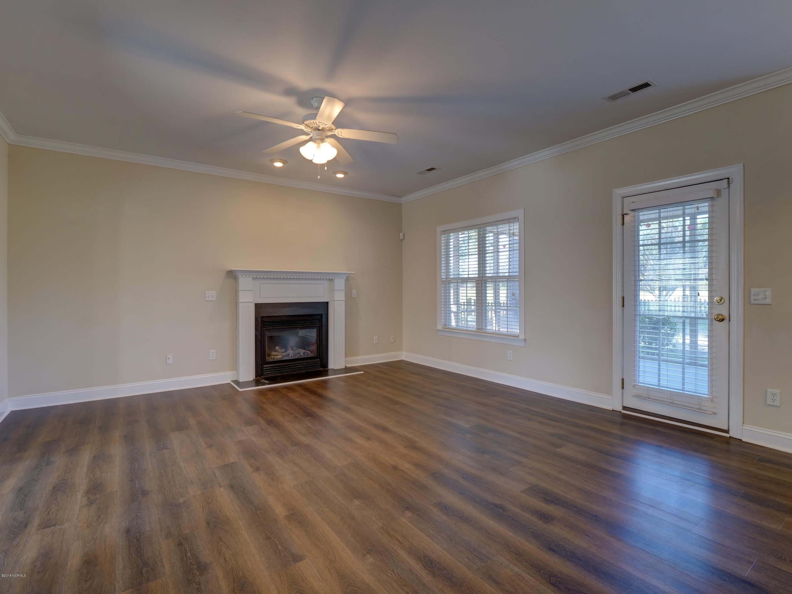 100541932 | Photo 10