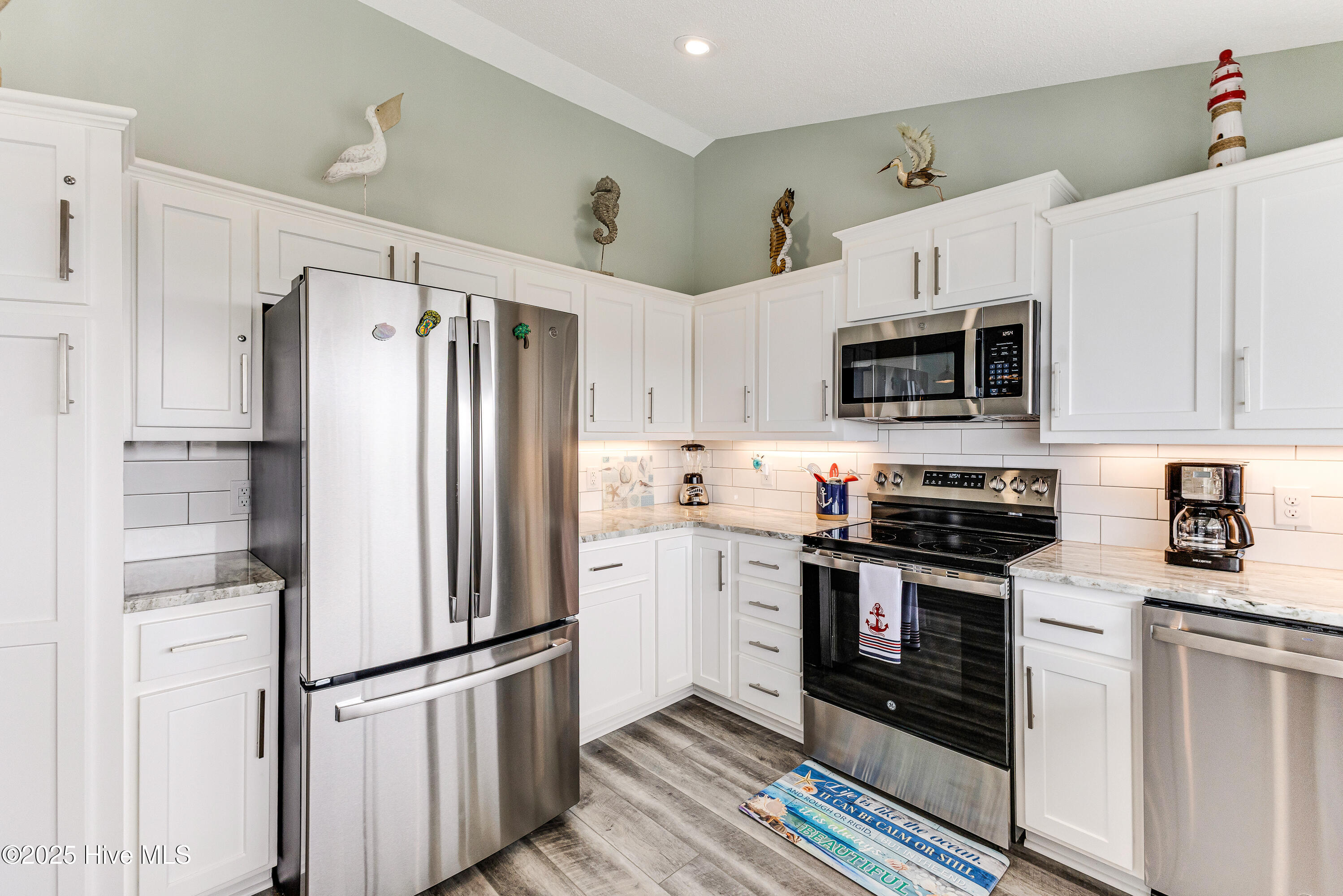 100530273 | Photo 12