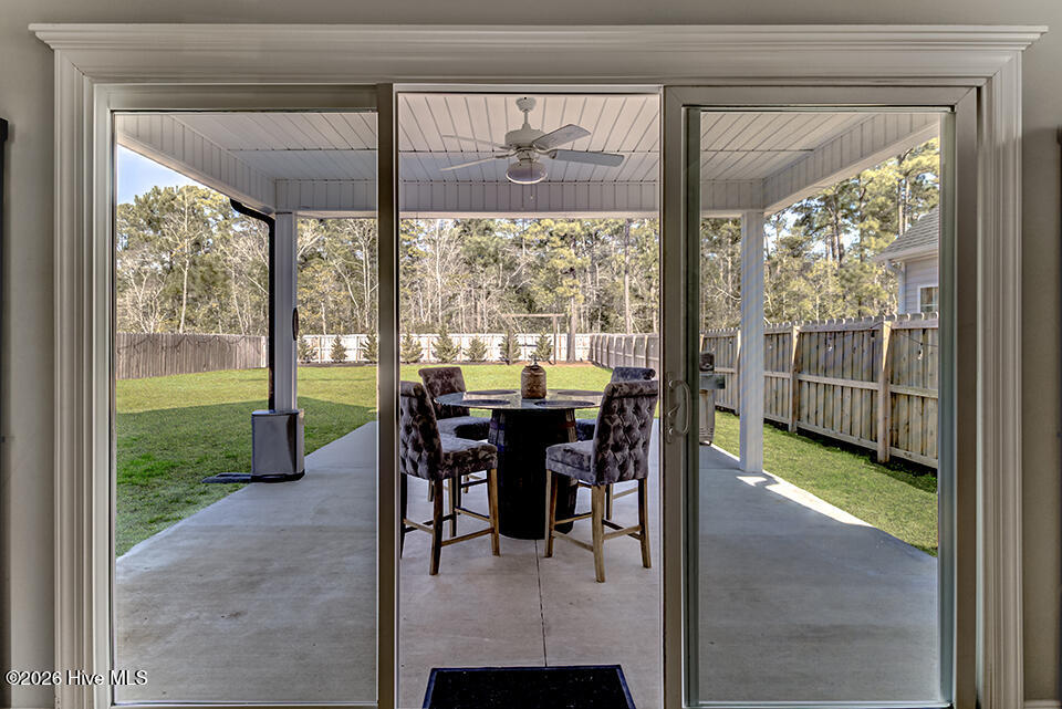 100554310 | Photo 39