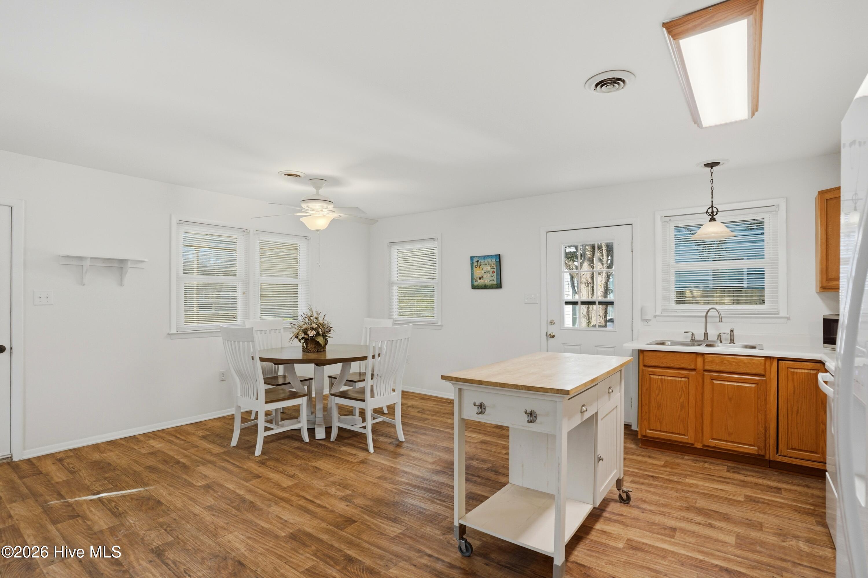 100552518 | Photo 12