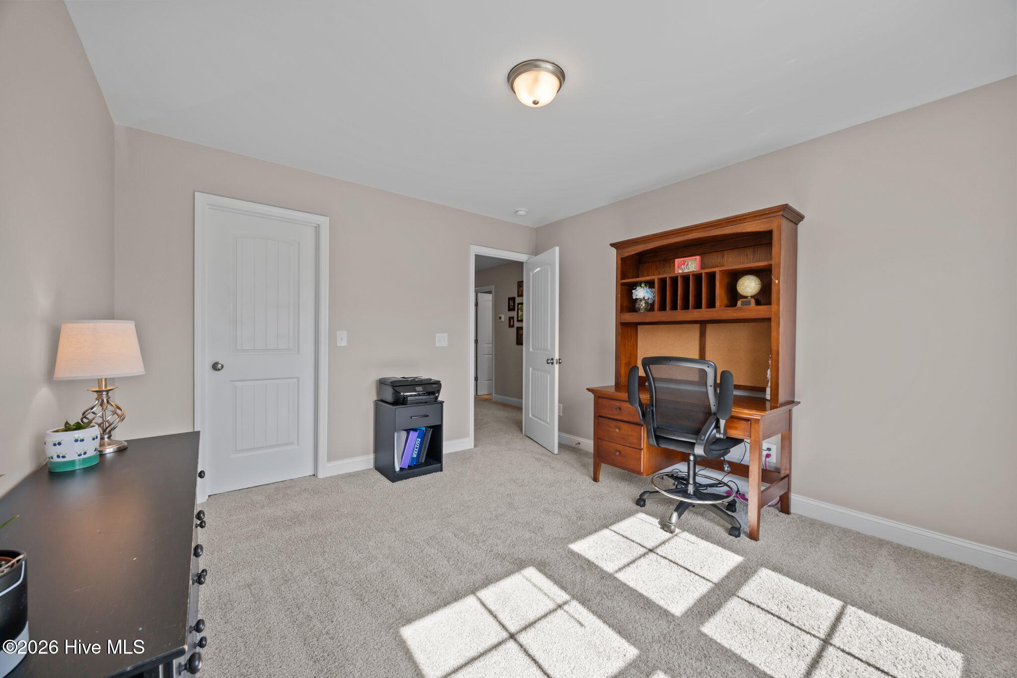 100561827 | Photo 25