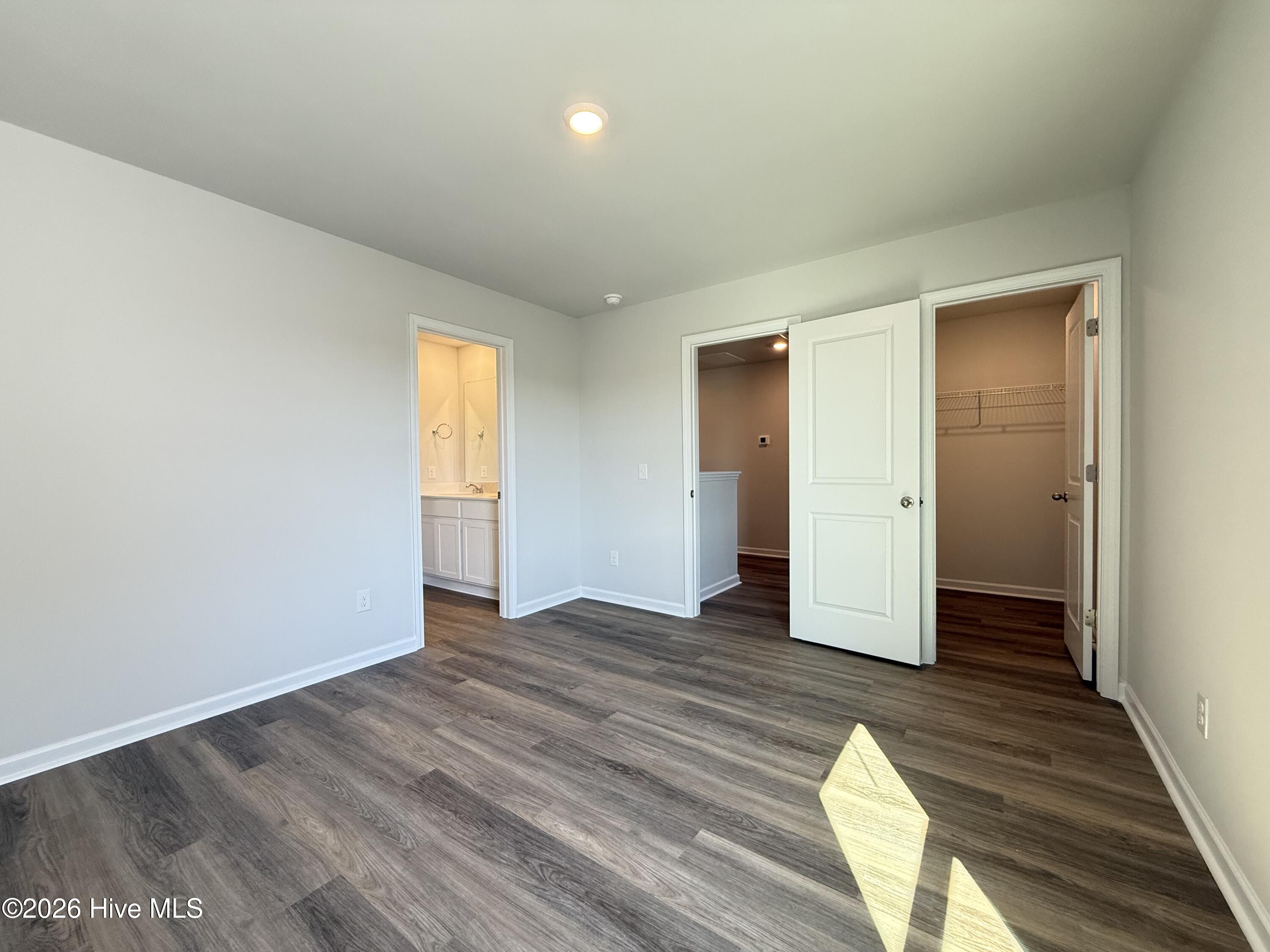 100526297 | Photo 13