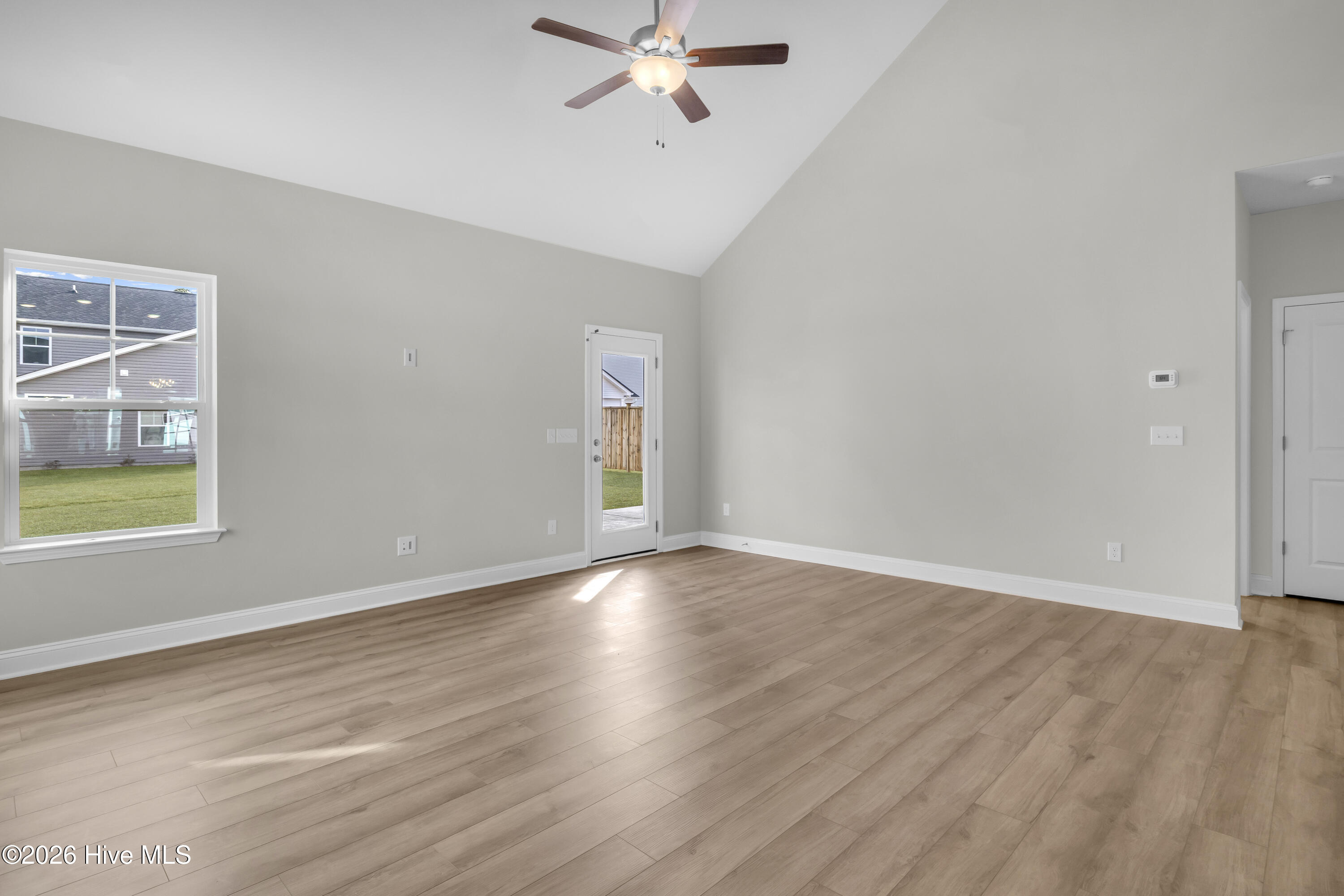 100552791 | Photo 18