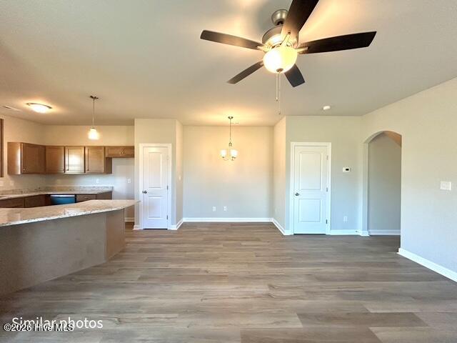 100543595 | Photo 18