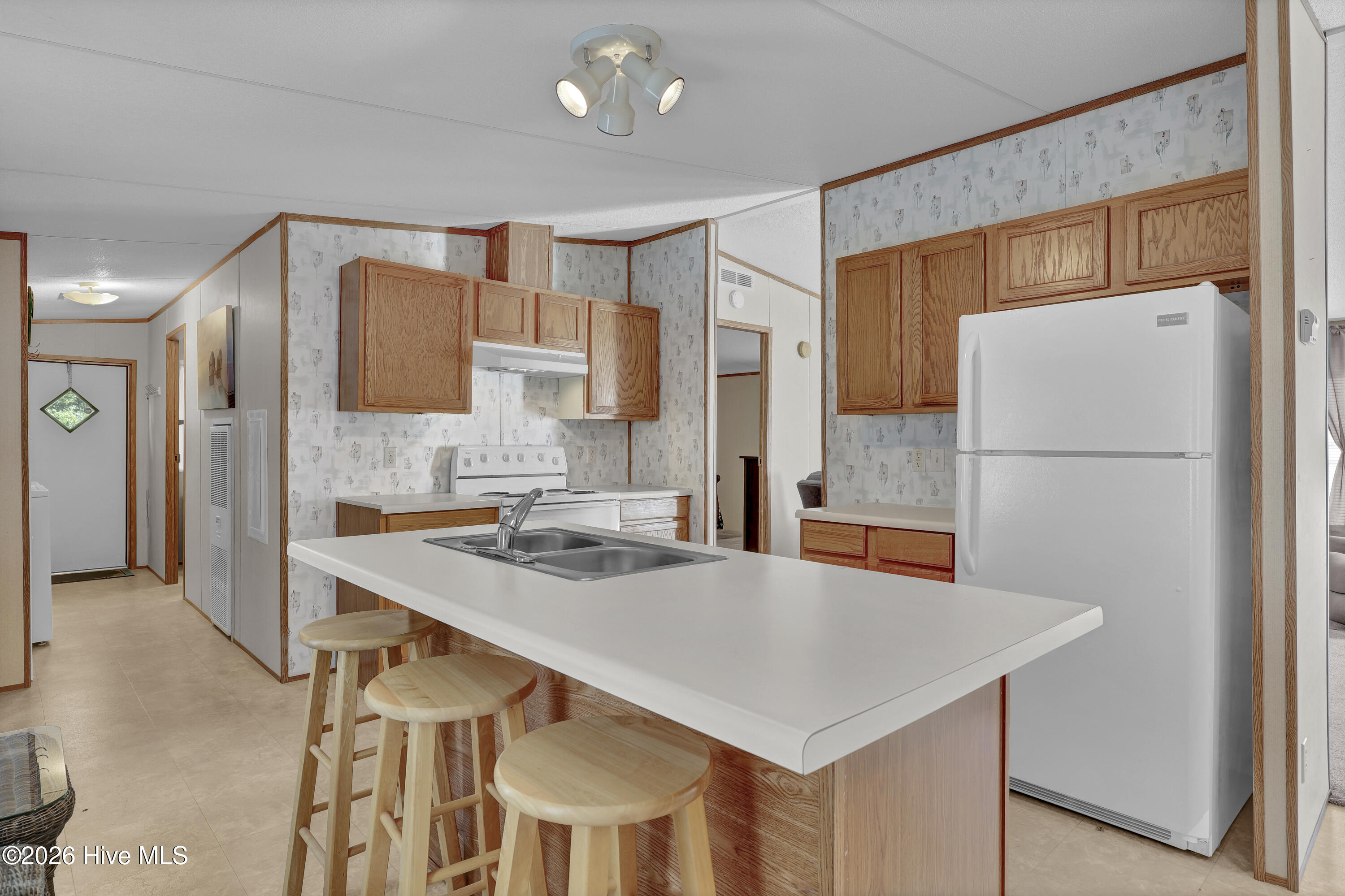 100564318 | Photo 13