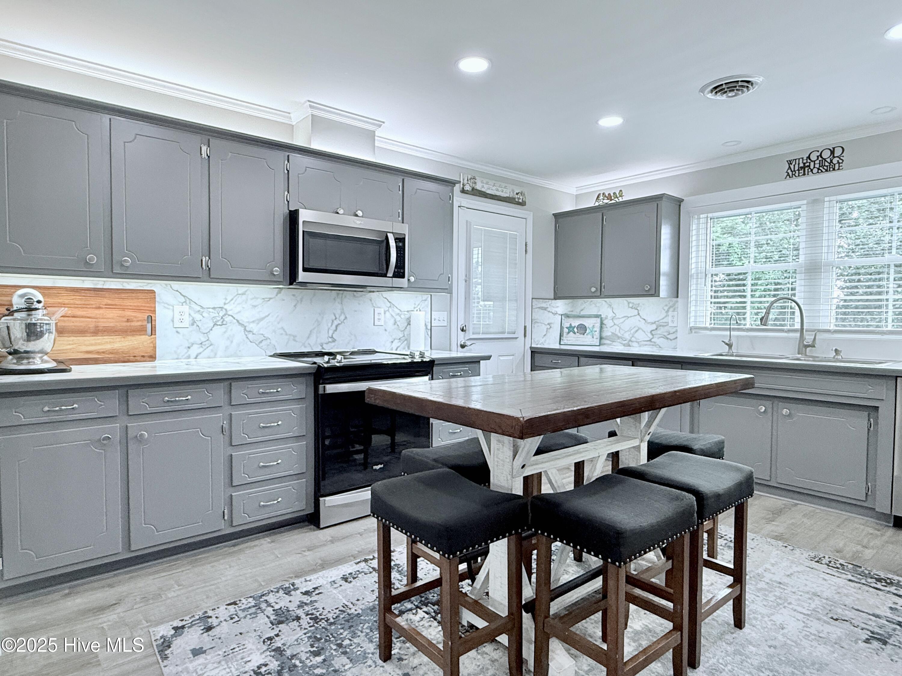 100530009 | Photo 21