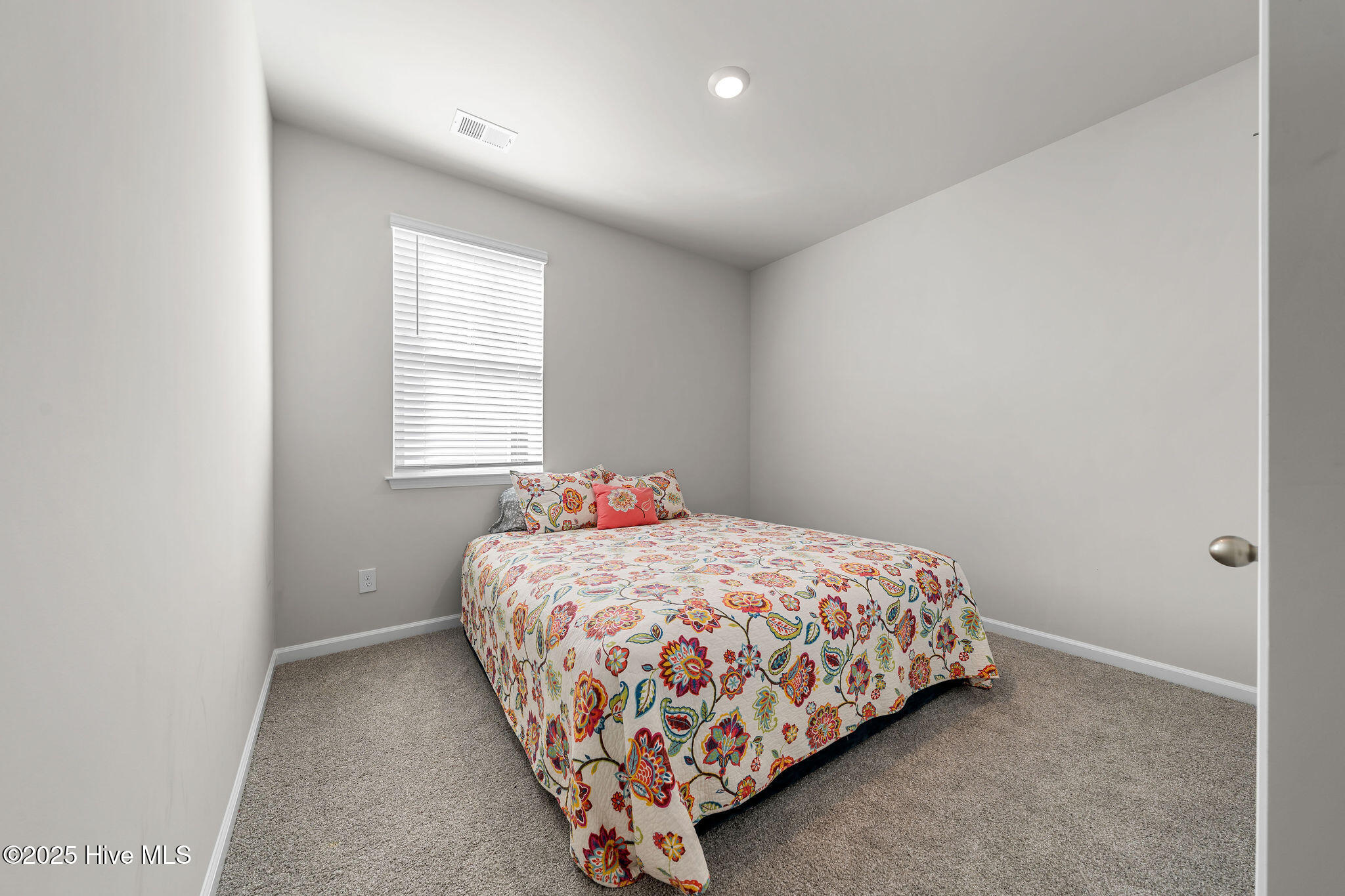 100539912 | Photo 13