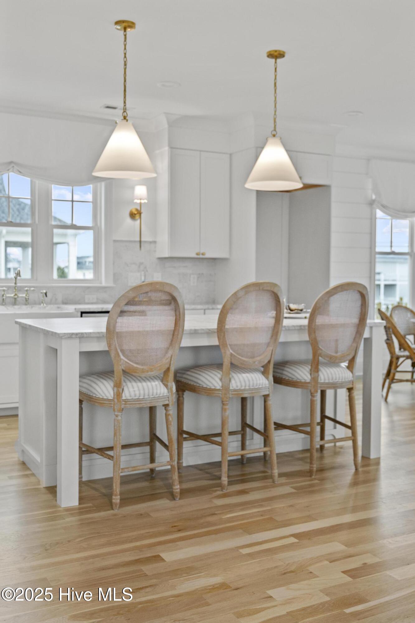 100565849 | Photo 67