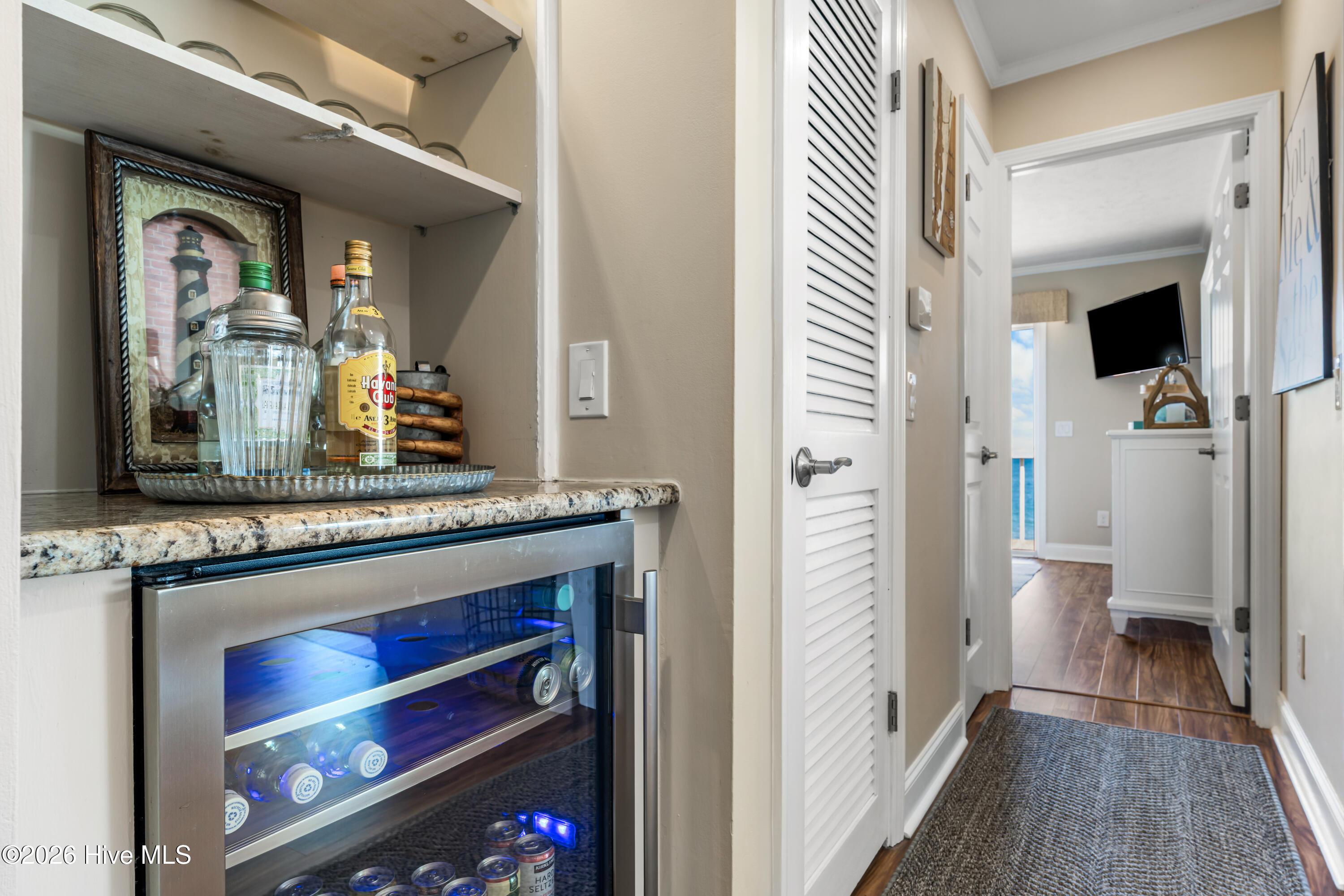 100550071 | Photo 21