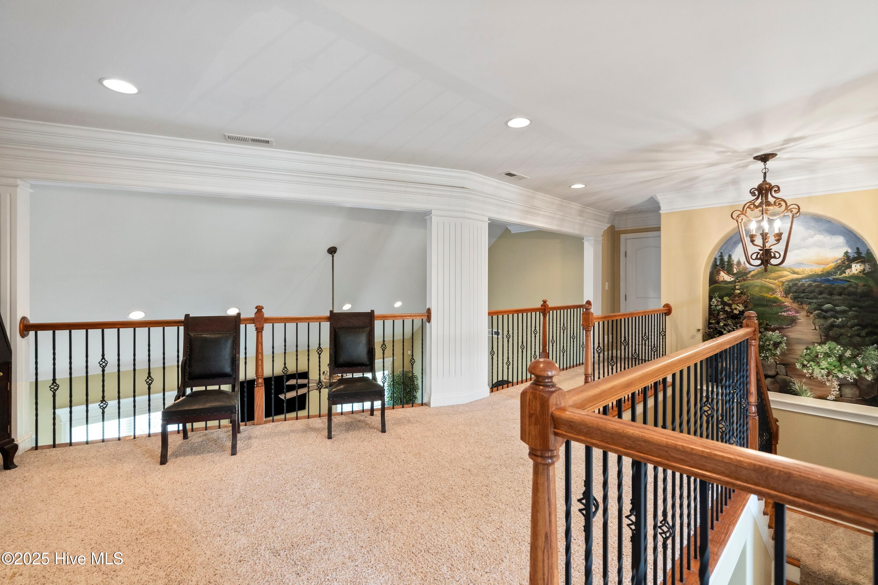 100518438 | Photo 42