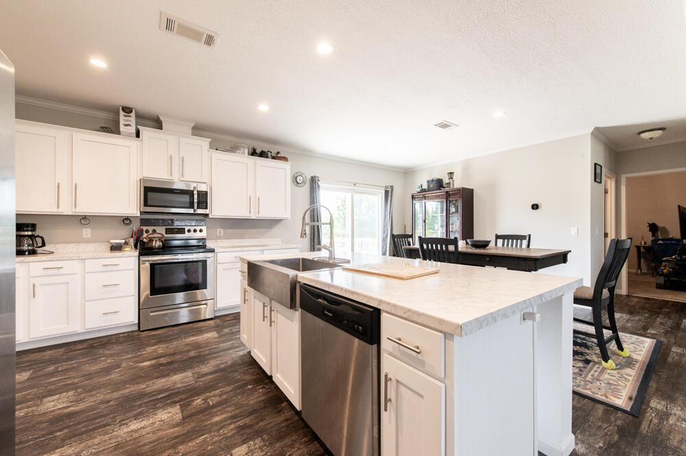 Stainless Steel Appliances!