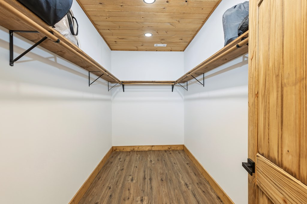 Ensuite walk-in