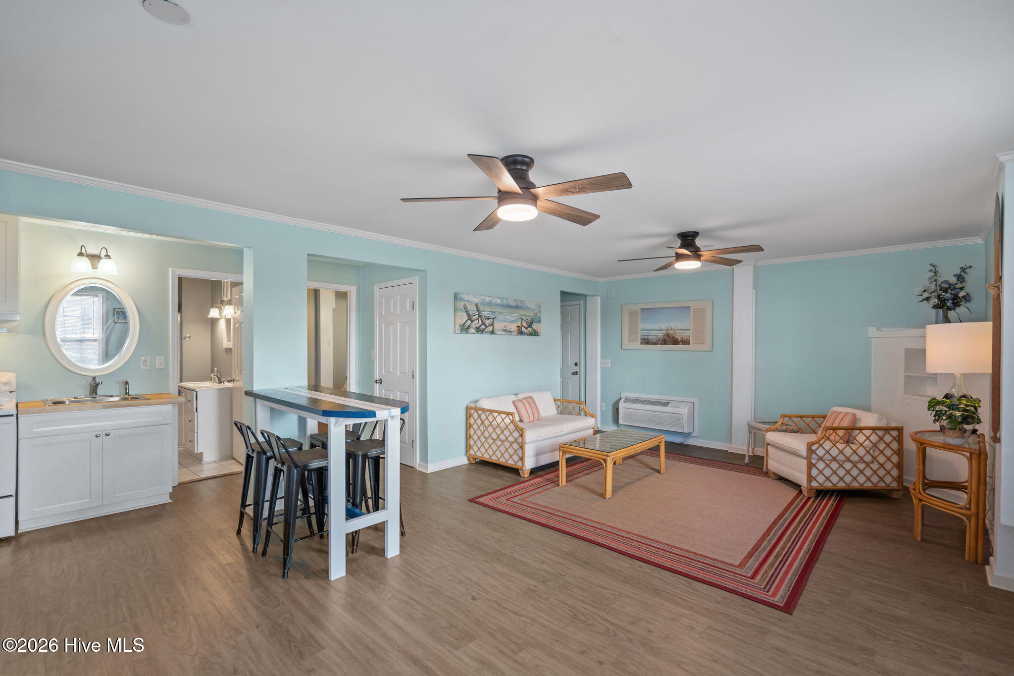 100555600 | Photo 55