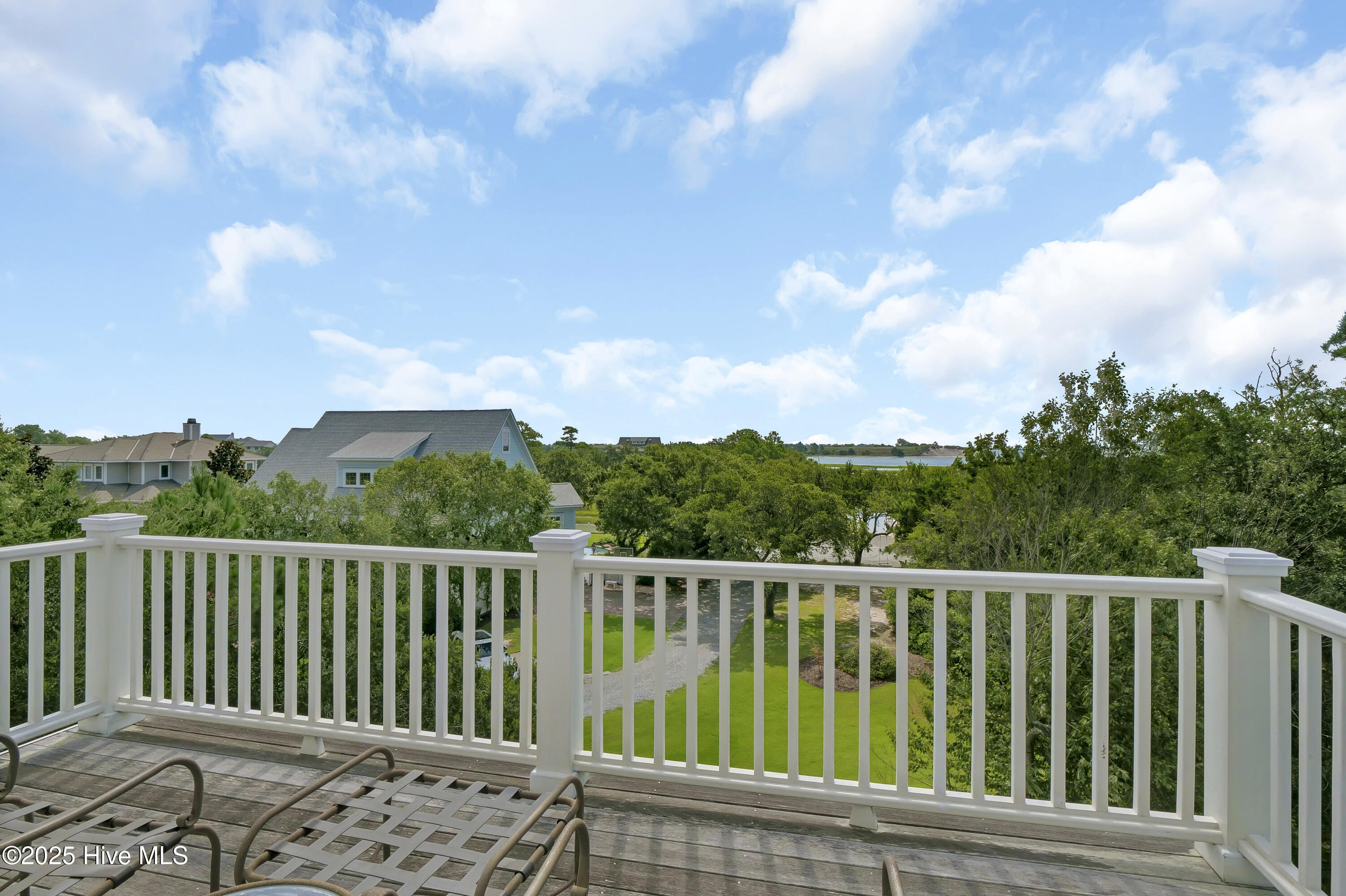 100528059 | Photo 44