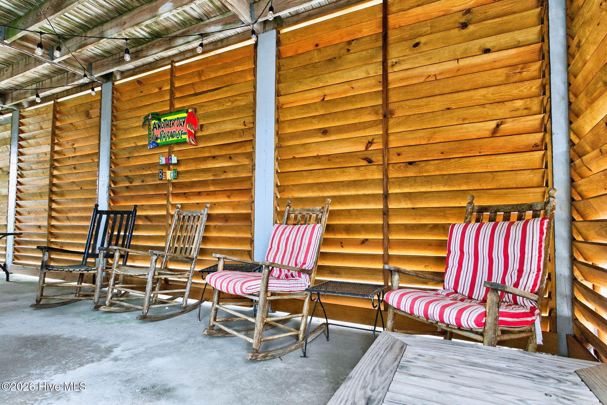 100565816 | Photo 60