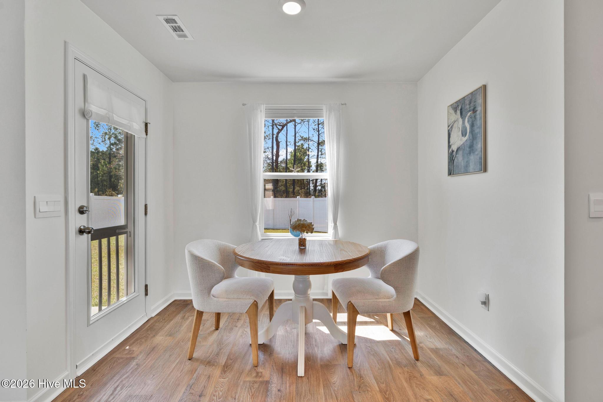 100563987 | Photo 10