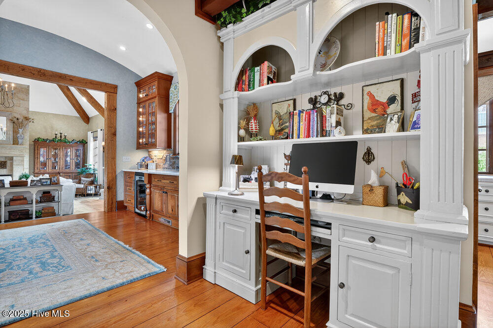 100560338 | Photo 43