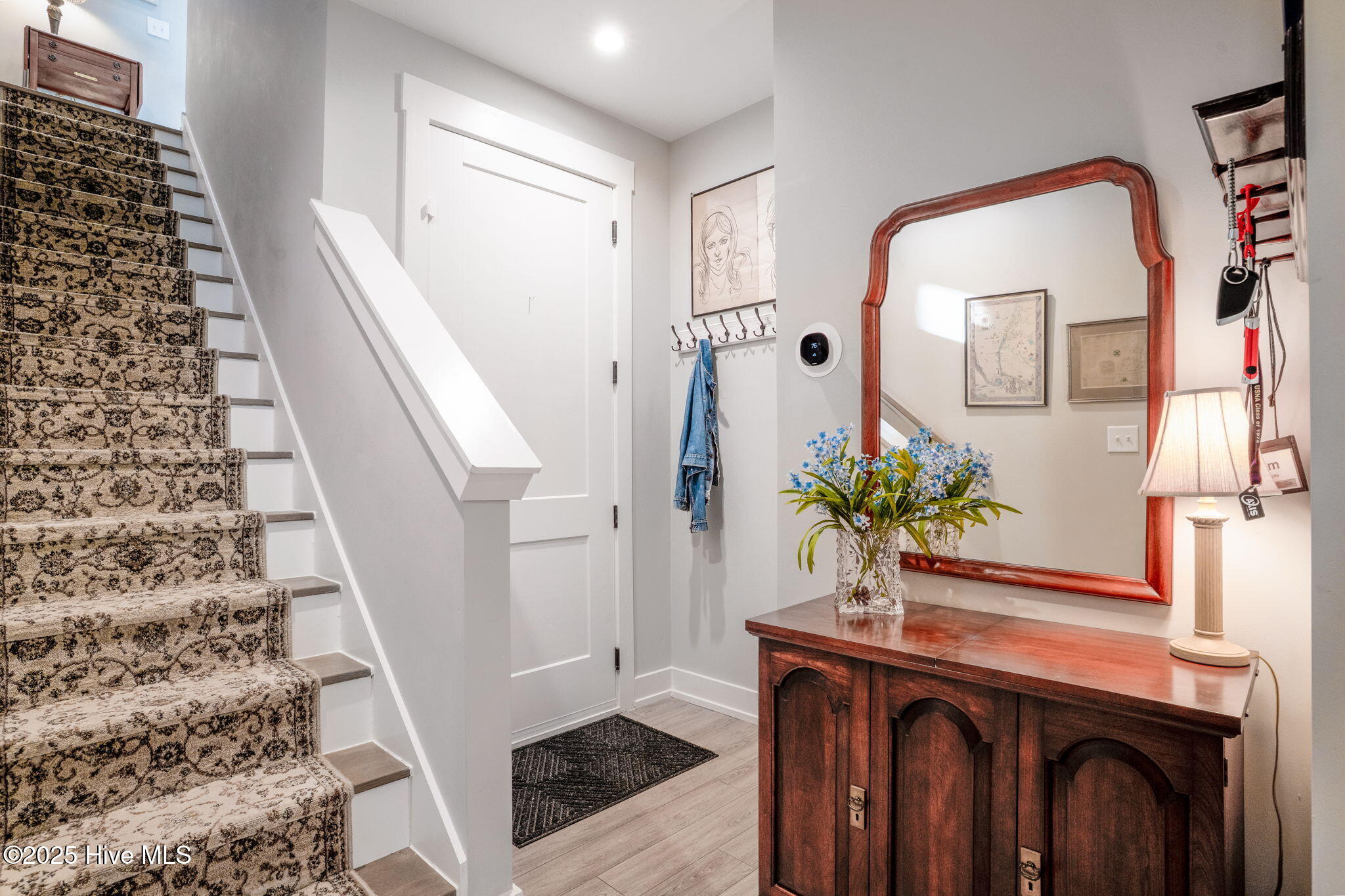 624 N 6th Street, Wilmington, NC 28401 – photo 6: Foyer
