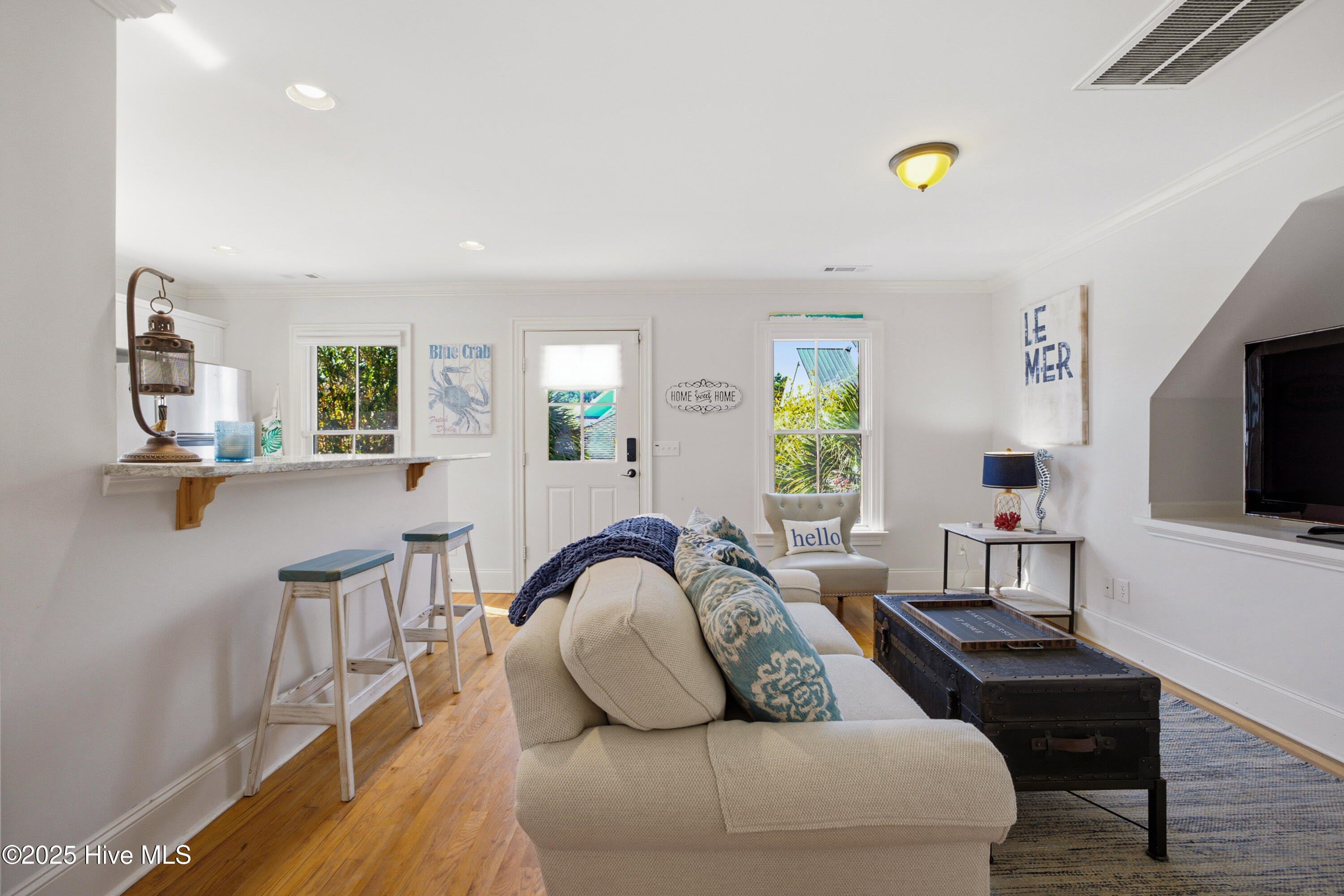 100541360 | Photo 52