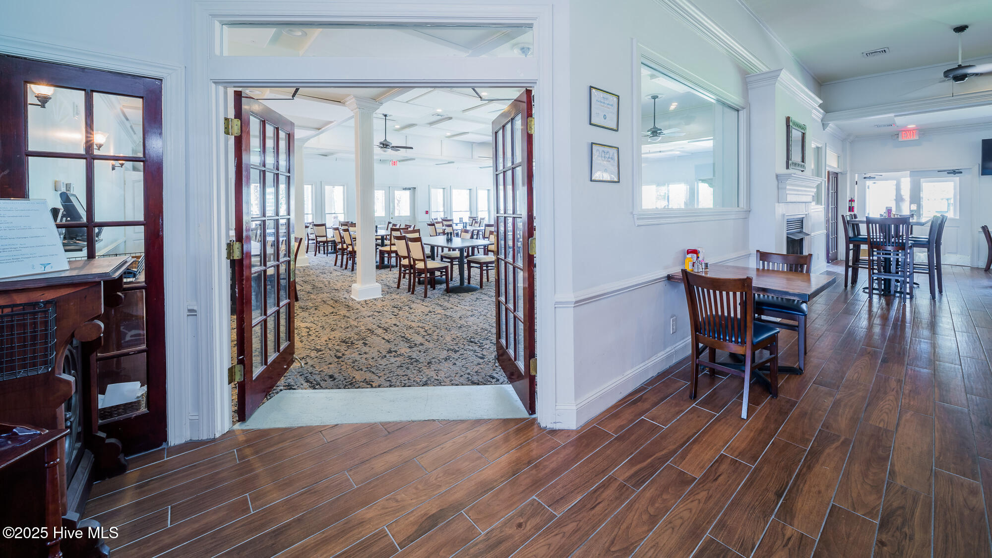 100502846 | Photo 33