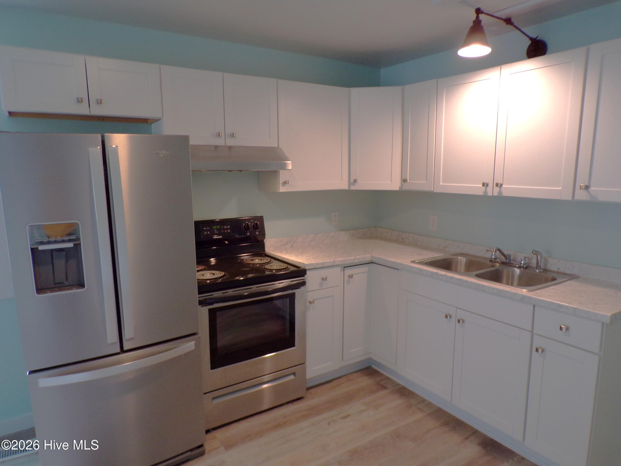 Undisclosed Address, Wilmington, NC, 28401