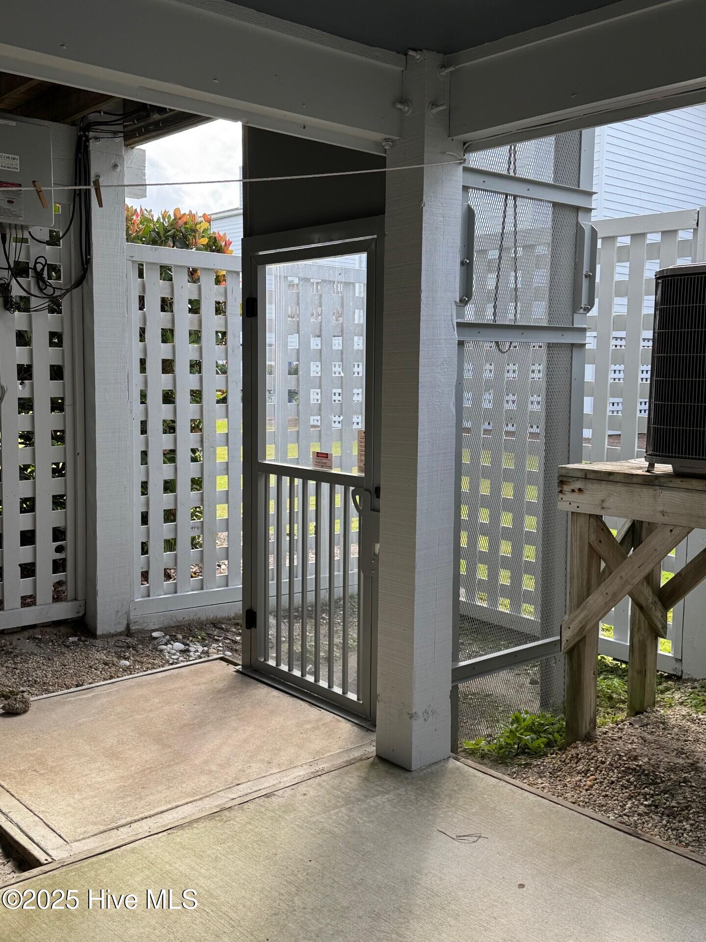 100536817 | Photo 18