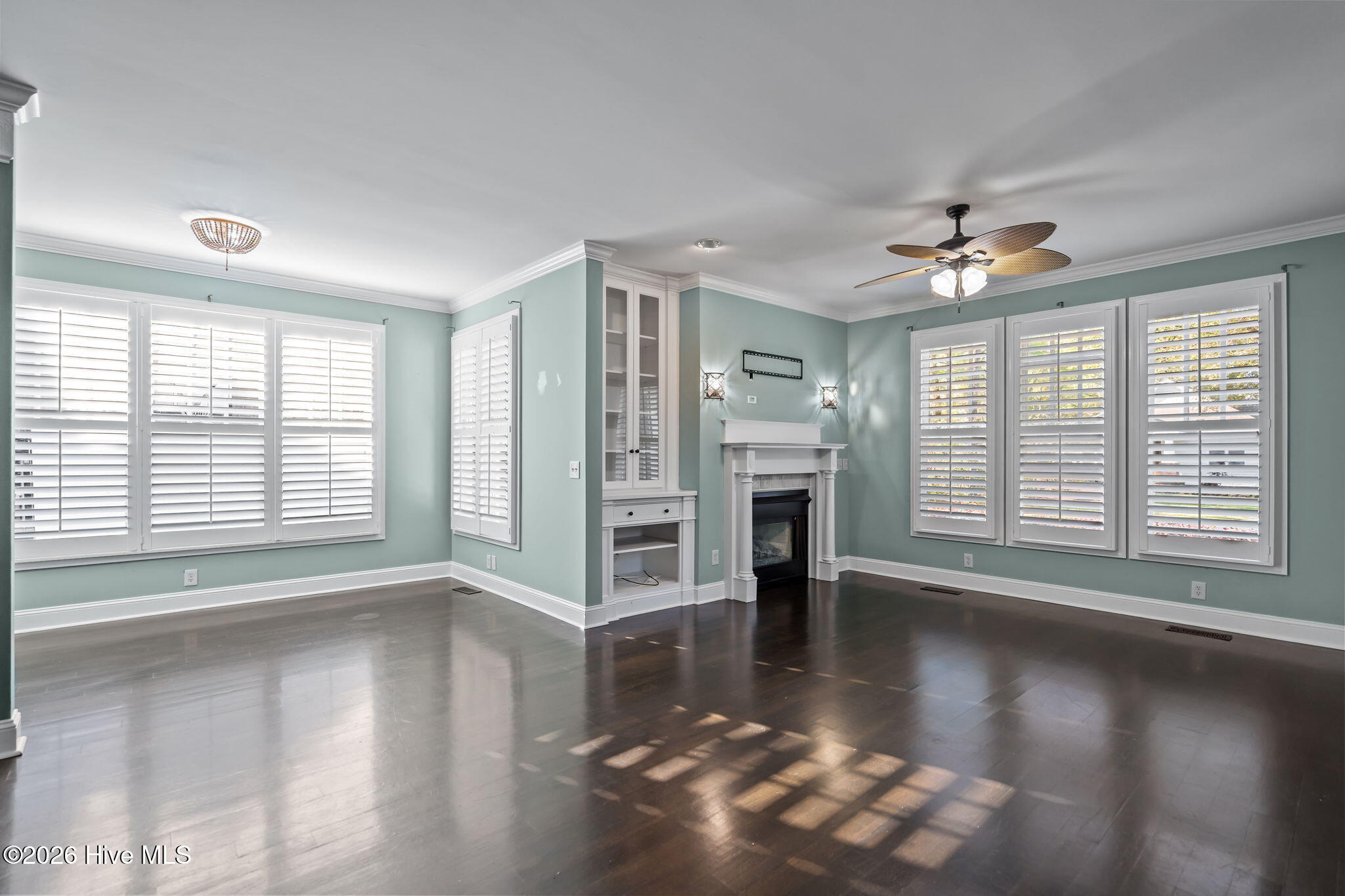 100565239 | Photo 11