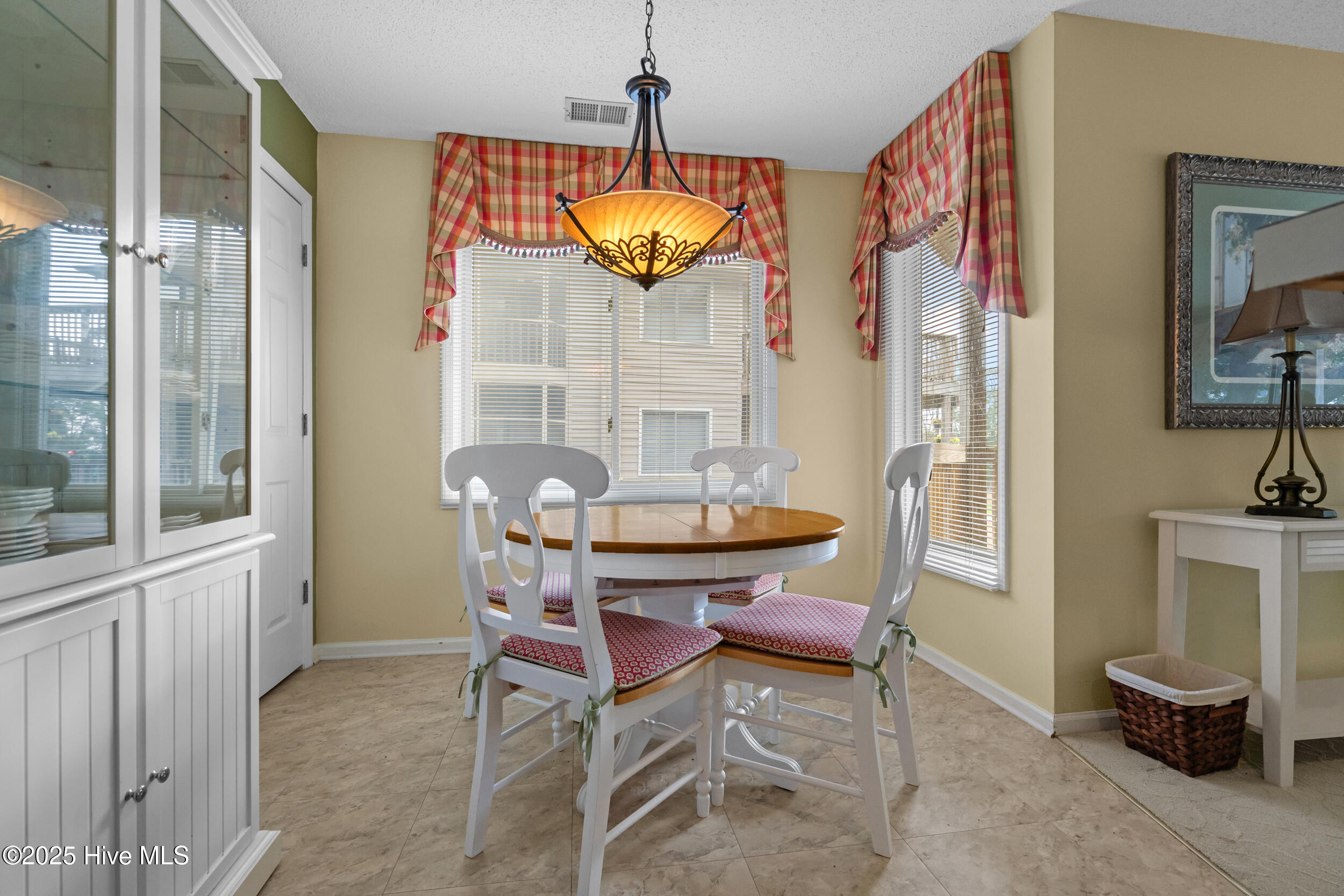 100546670 | Photo 14