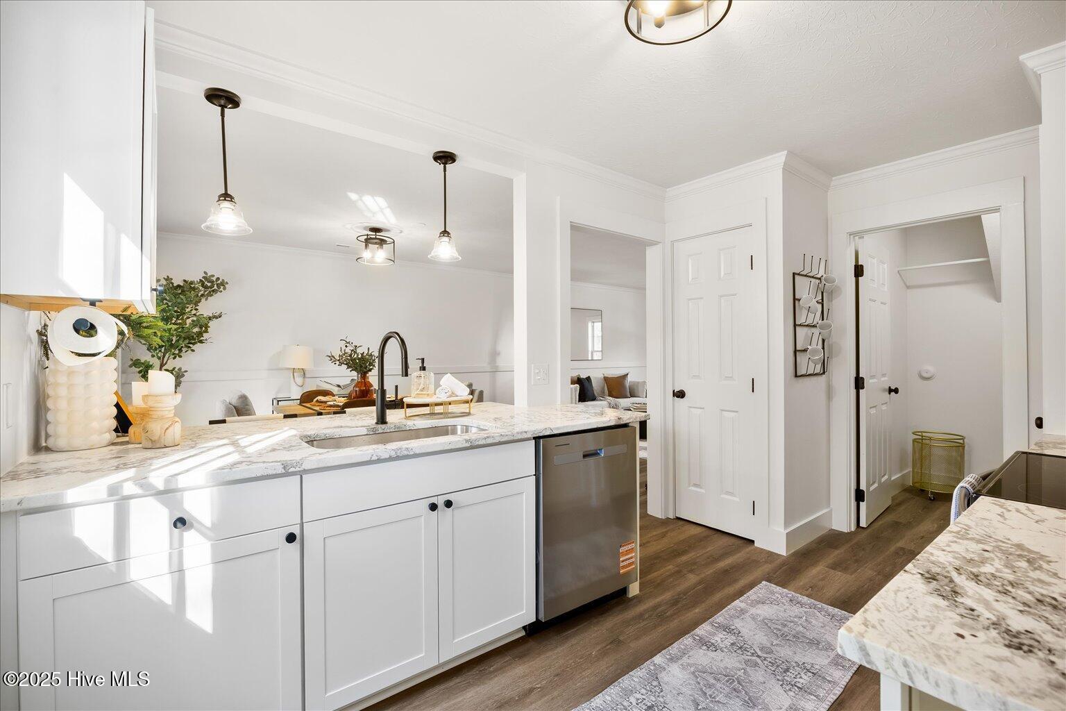 100554102 | Photo 19