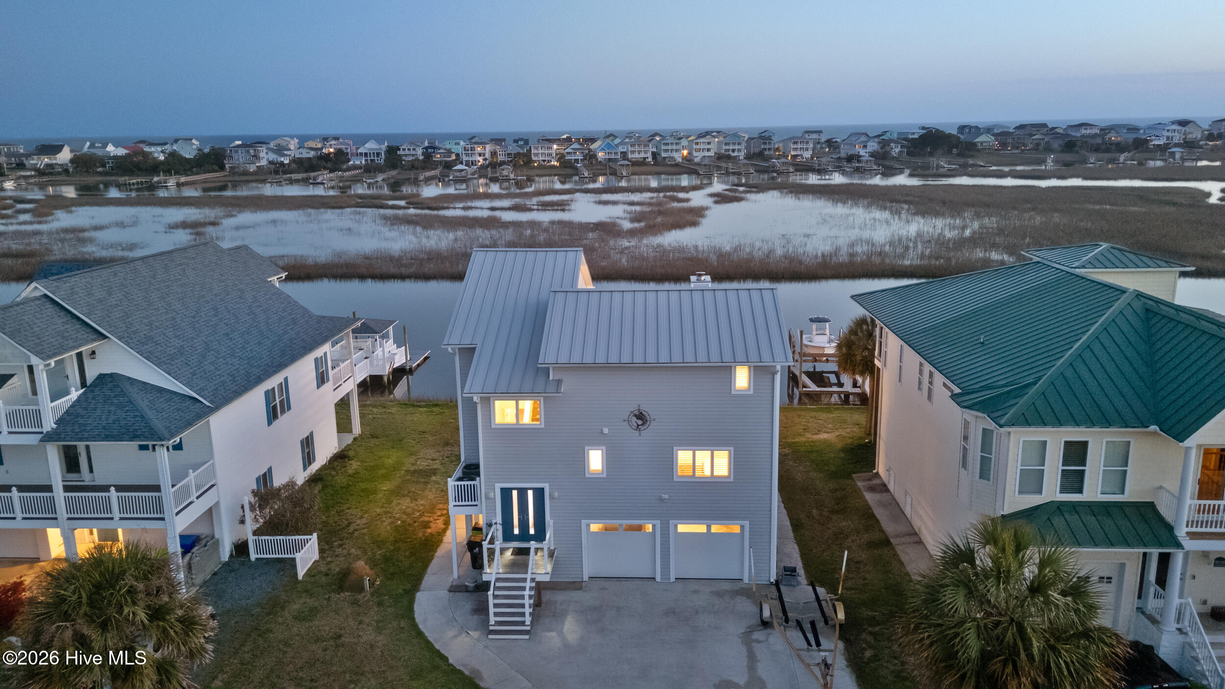 100564811 | Photo 89