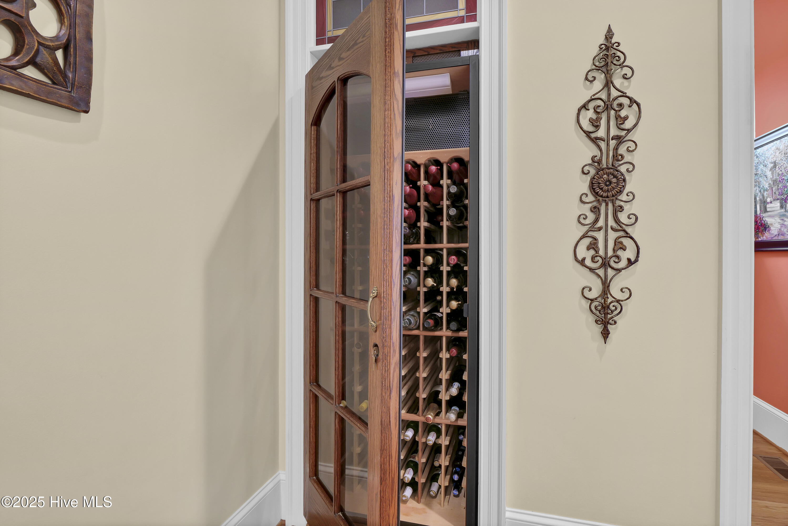 100555376 | Photo 11