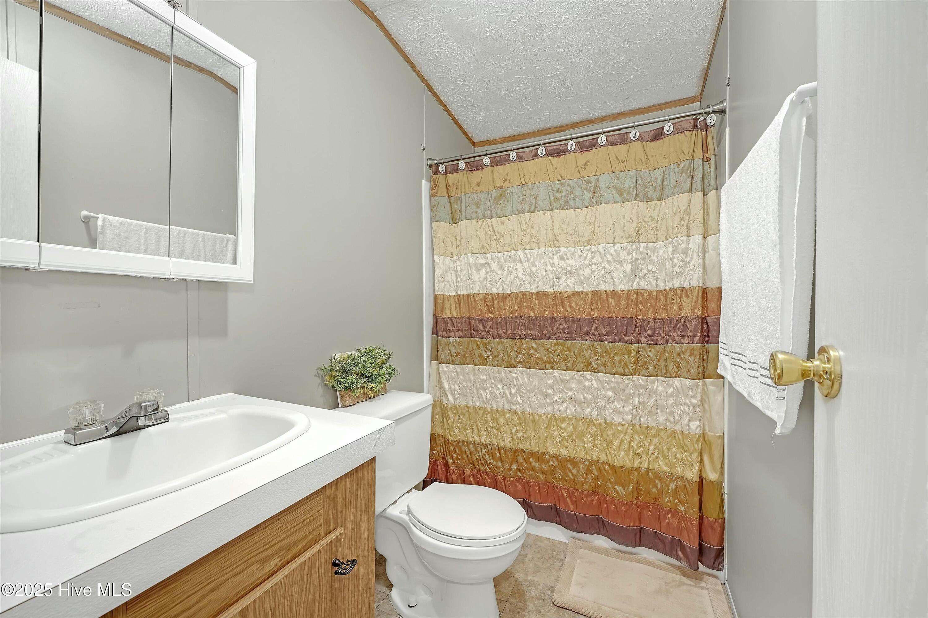 100548602 | Photo 13