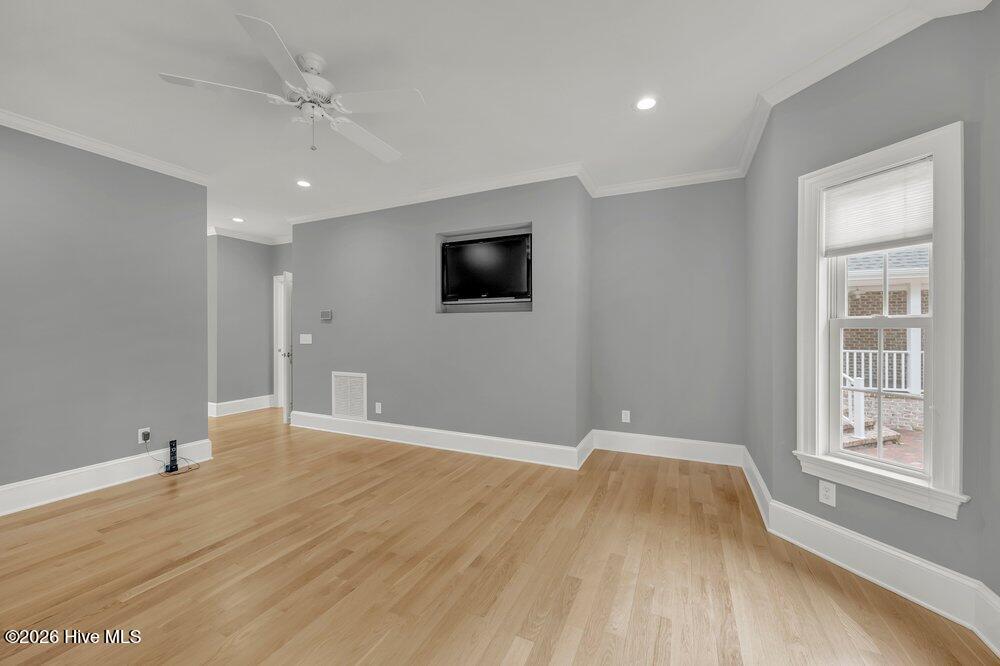 100557041 | Photo 26