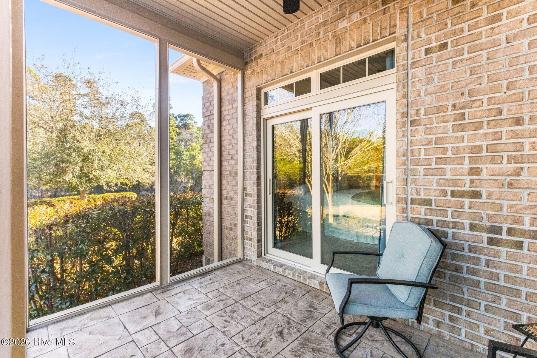 100555676 | Photo 40