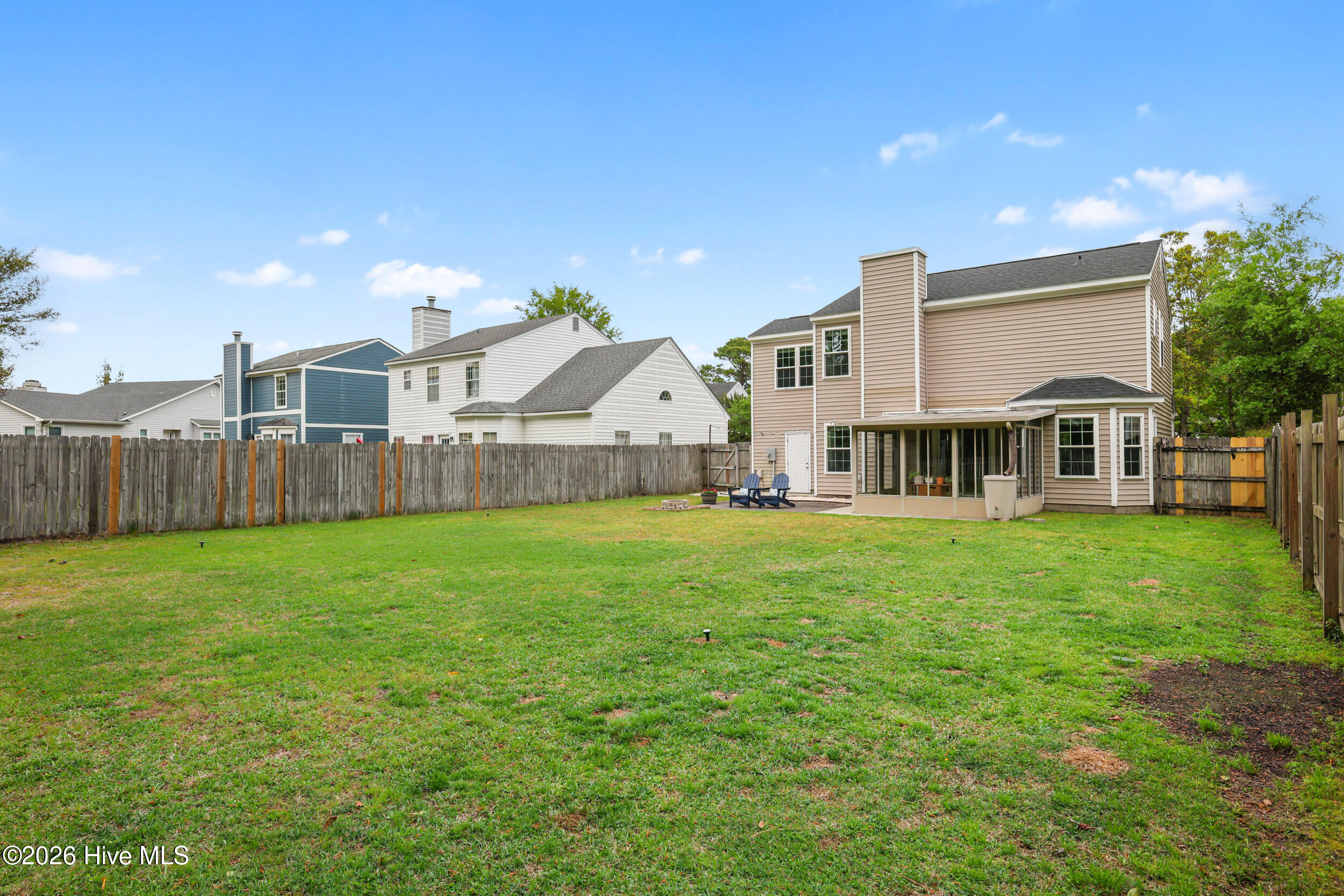 100565857 | Photo 28