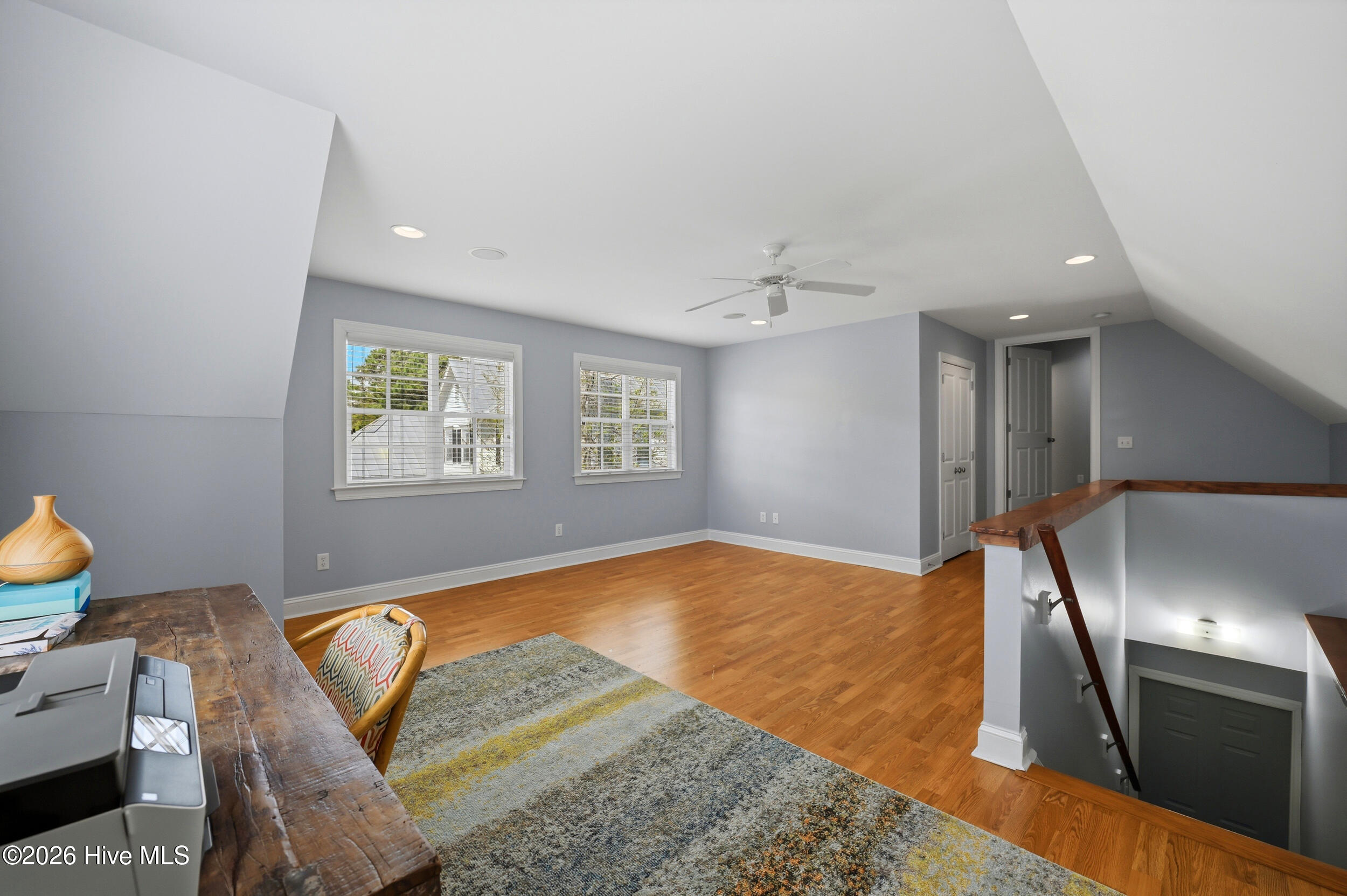 100566106 | Photo 40