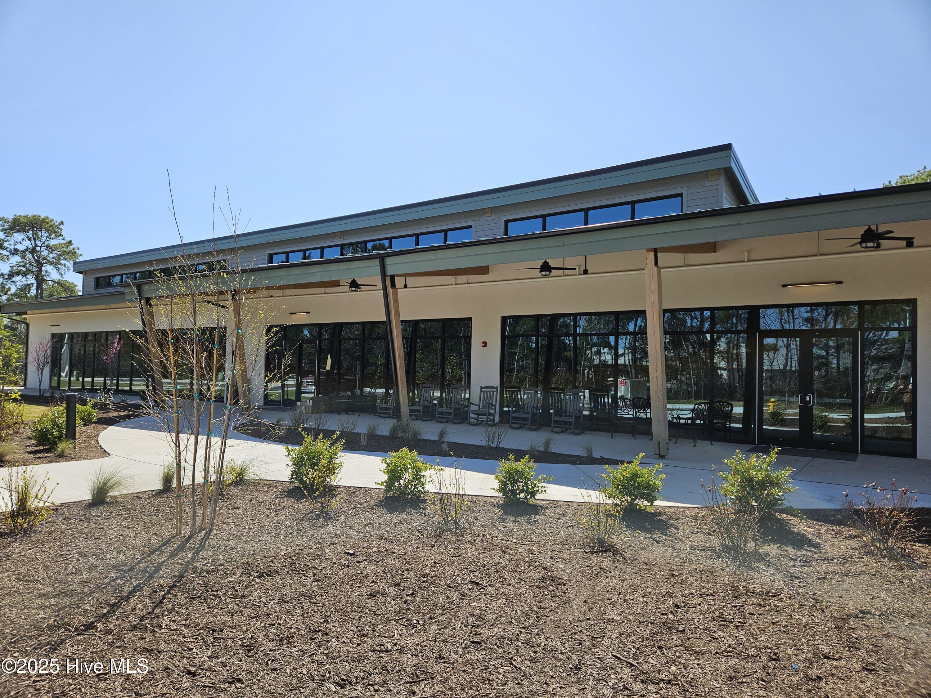 100545247 | Photo 35