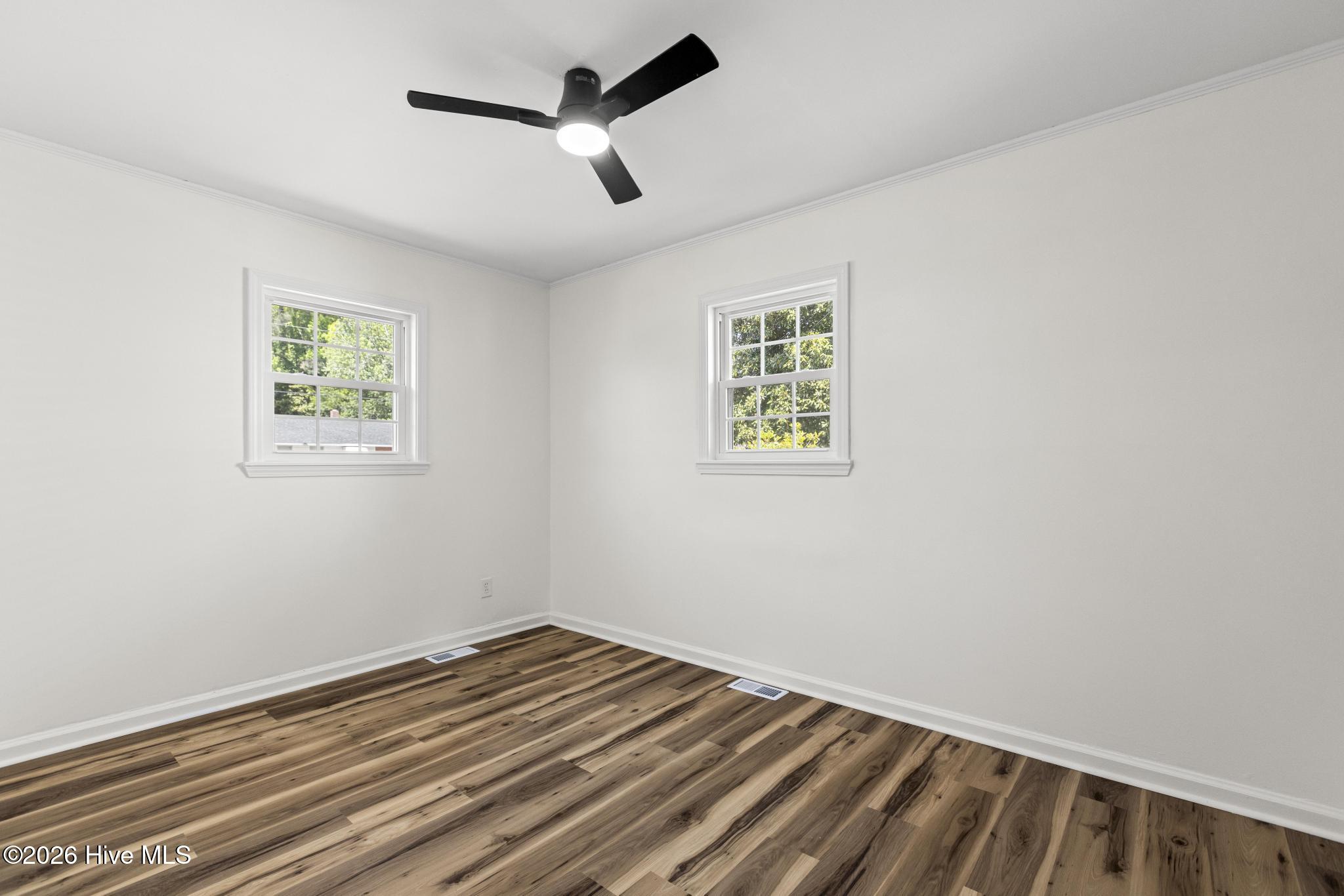 100569487 | Photo 28