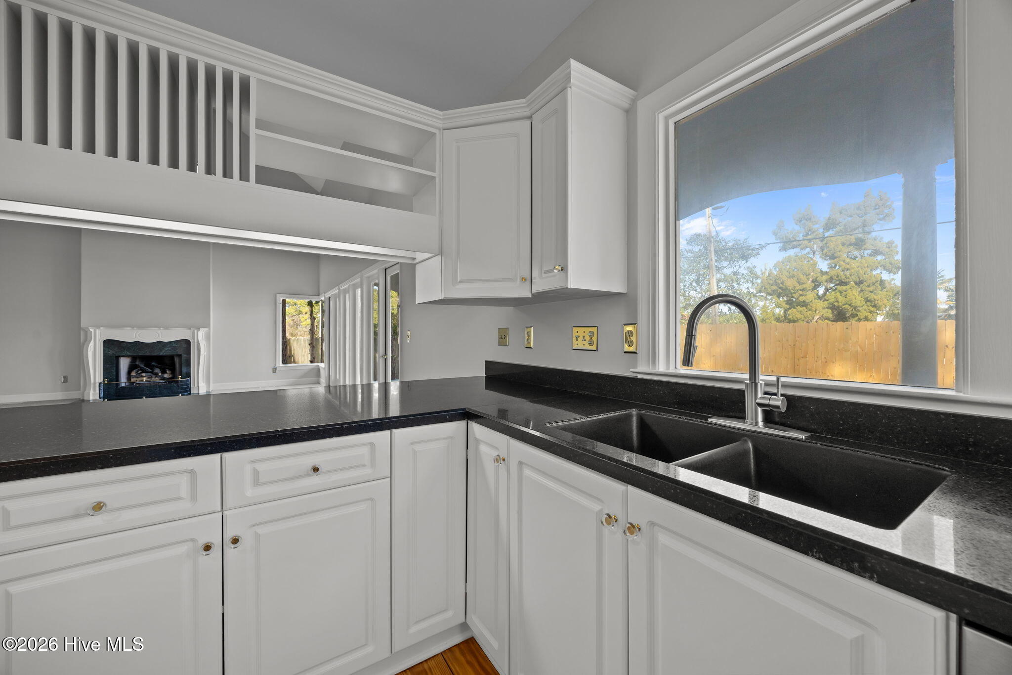 100551579 | Photo 16