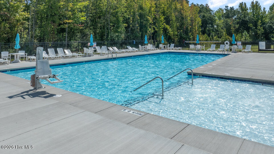 LAUREL OAKS AMENITIES