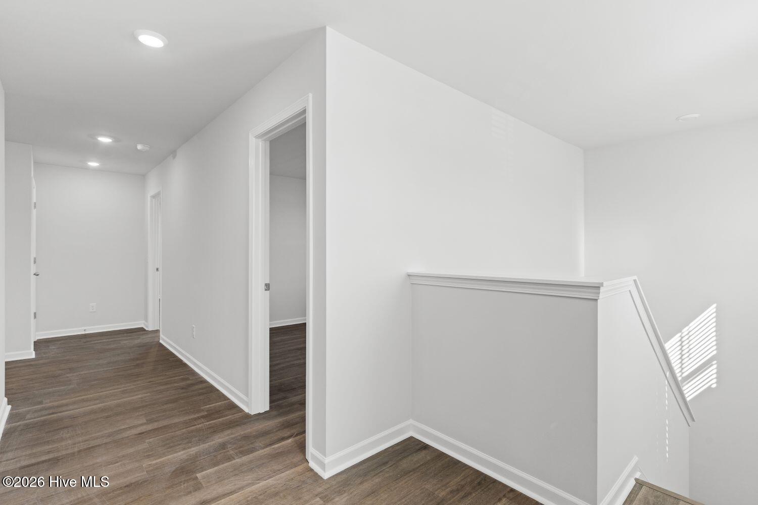 100535209 | Photo 40