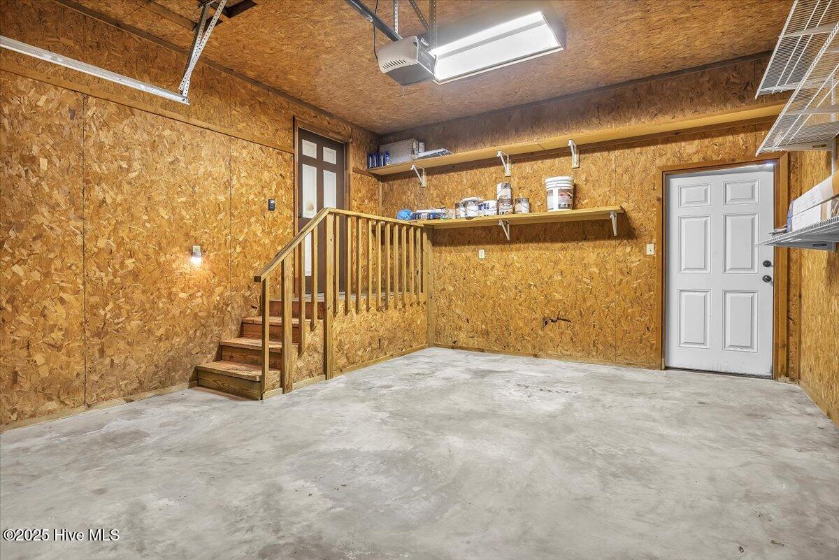 100568309 | Photo 50