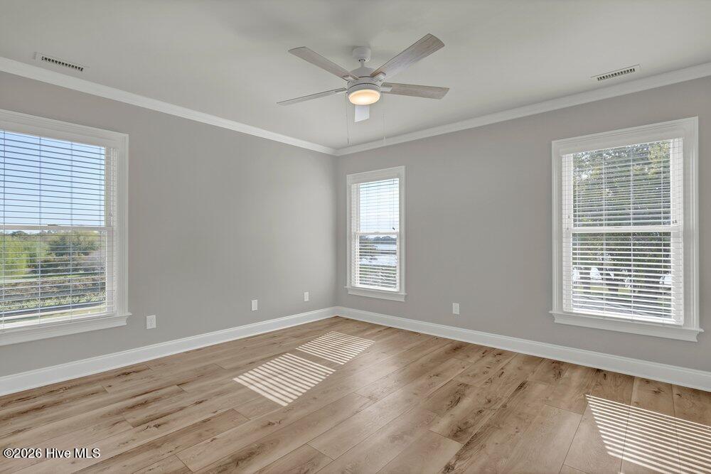 100563942 | Photo 39