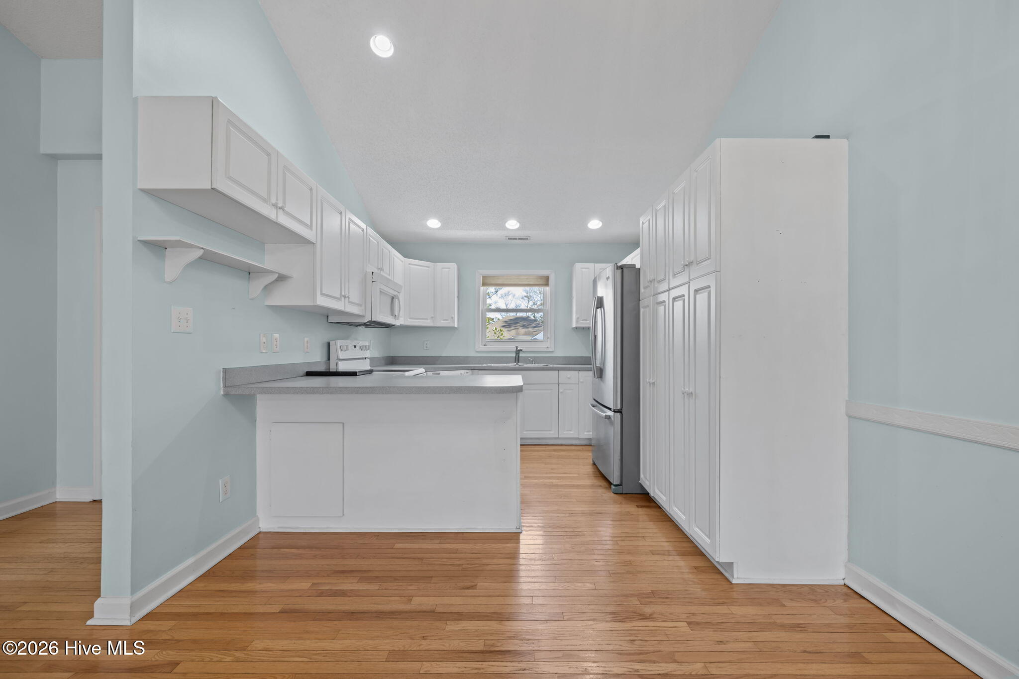 100554027 | Photo 18